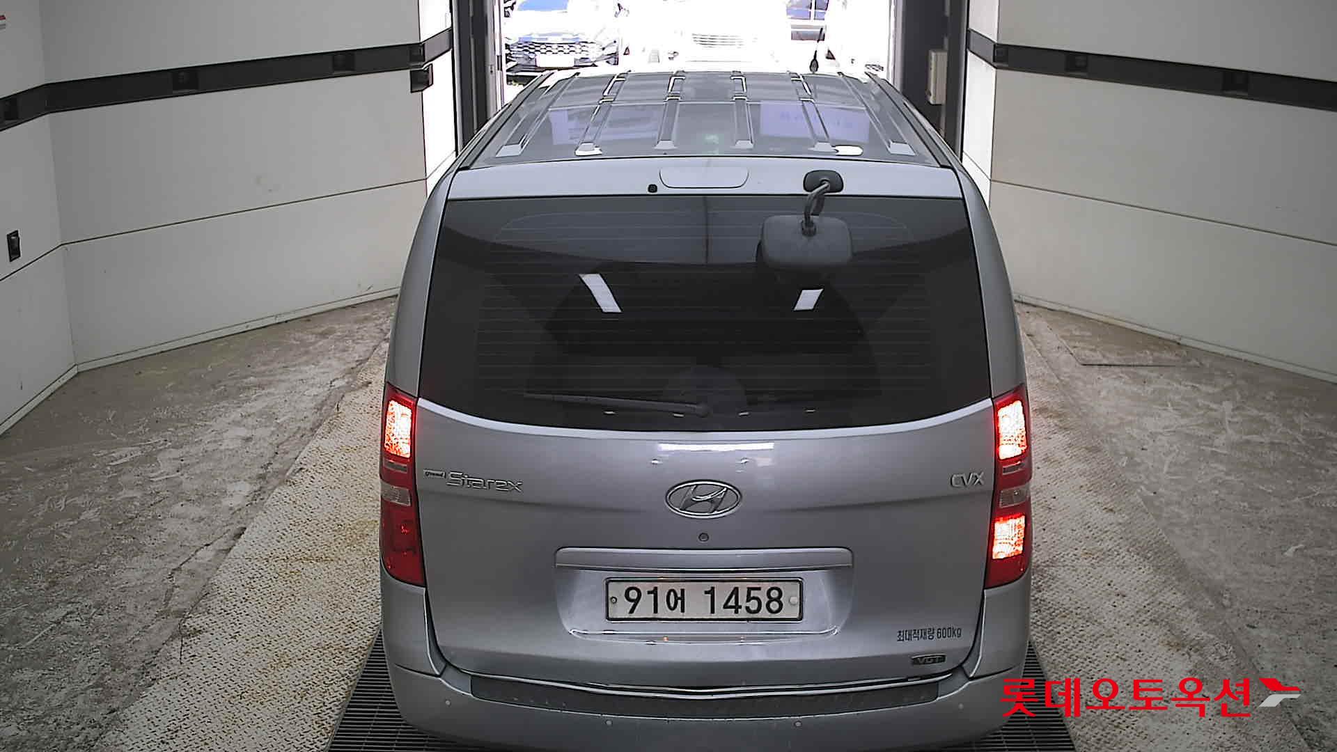 2011 - hyundai grand starex