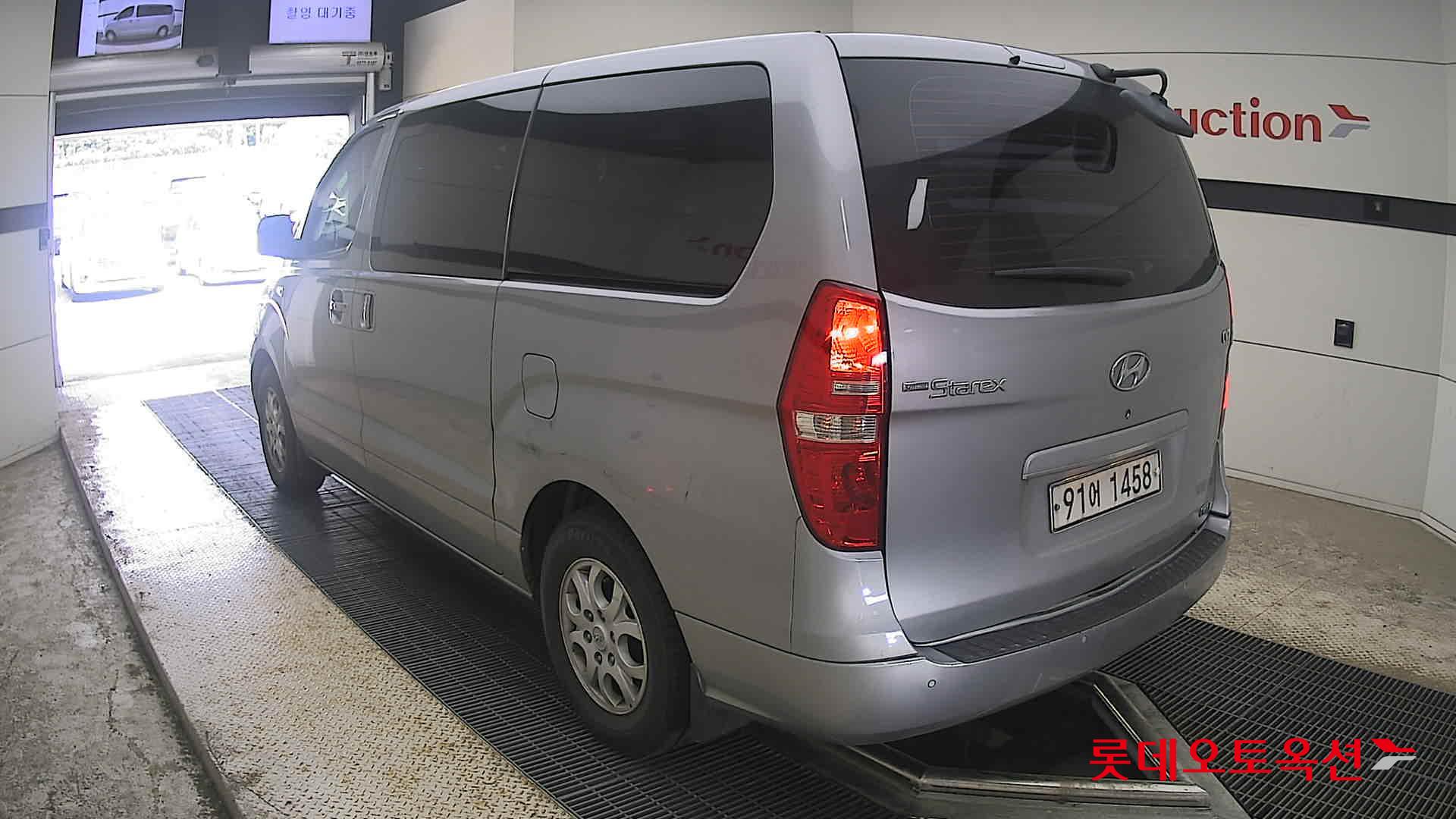 2011 - hyundai grand starex