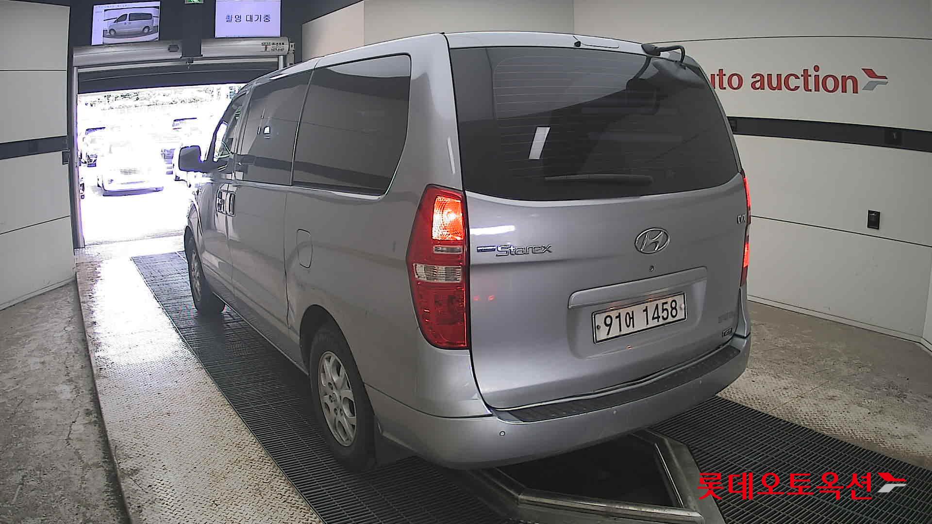 2011 - hyundai grand starex