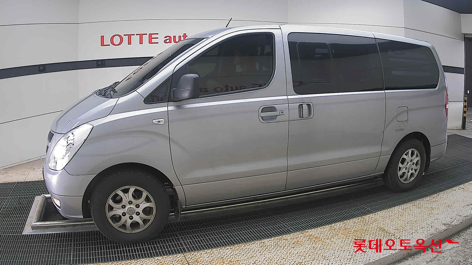 2011 - hyundai grand starex