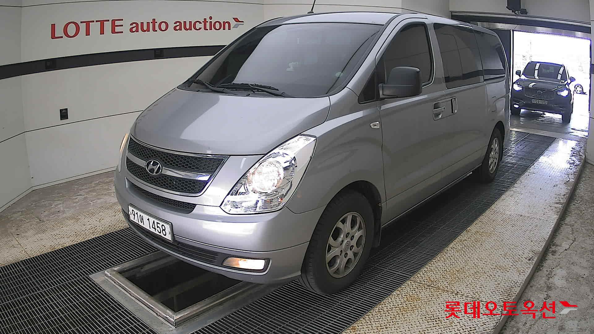 2011 - hyundai grand starex