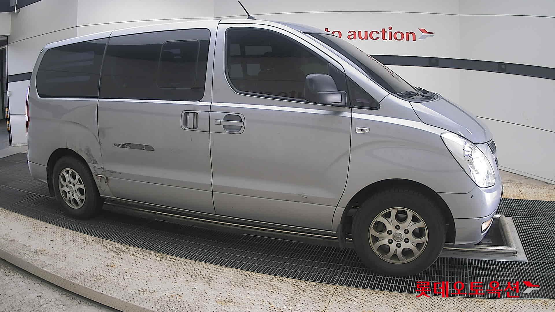 2011 - hyundai grand starex