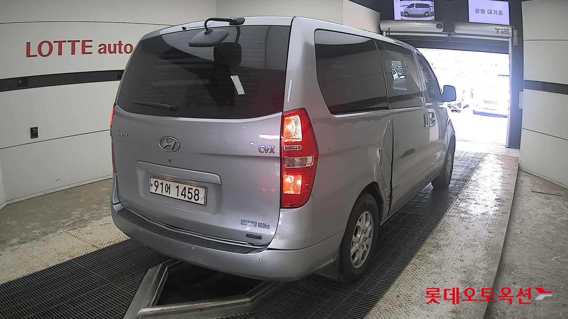 2011 - hyundai grand starex