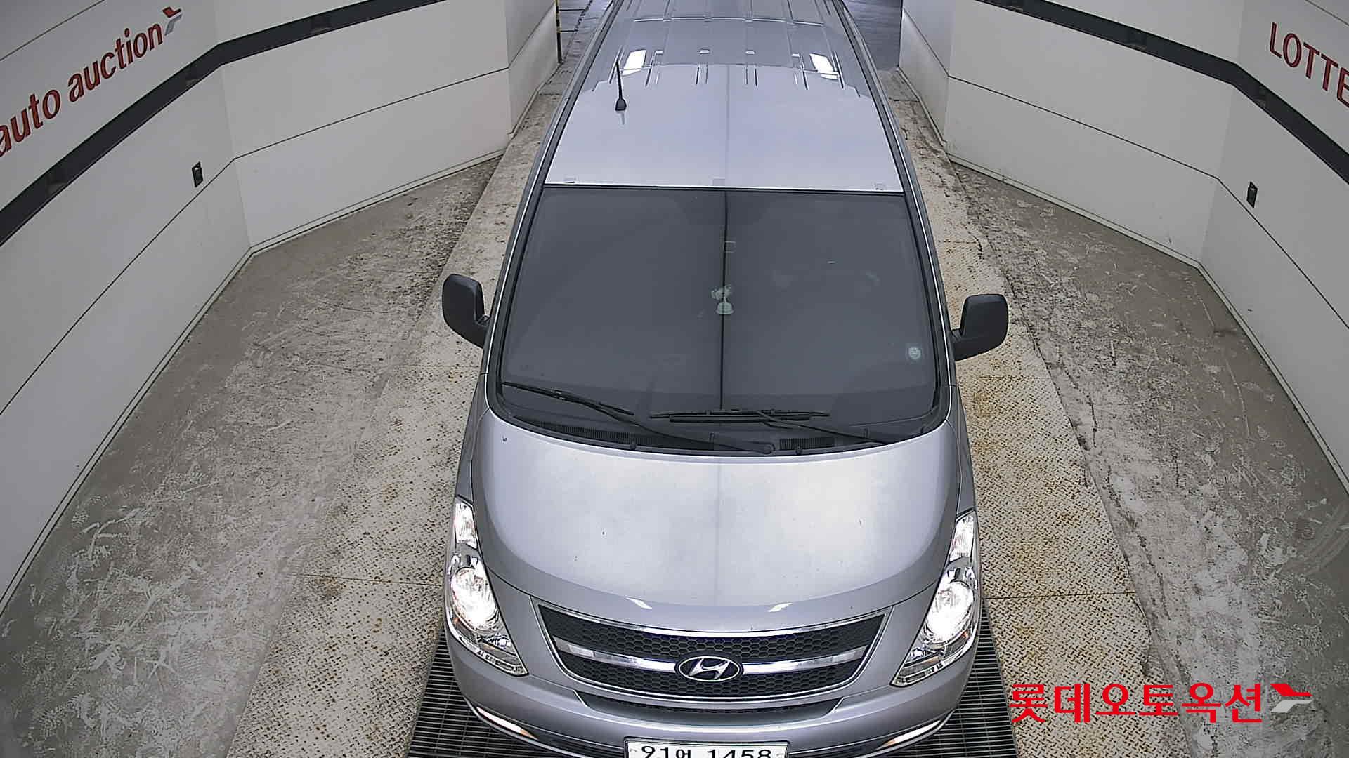 2011 - hyundai grand starex