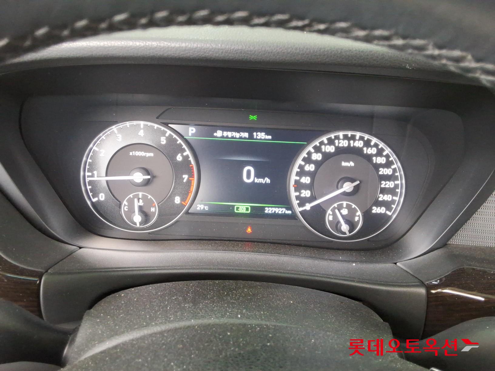 2018 - genesis eq900