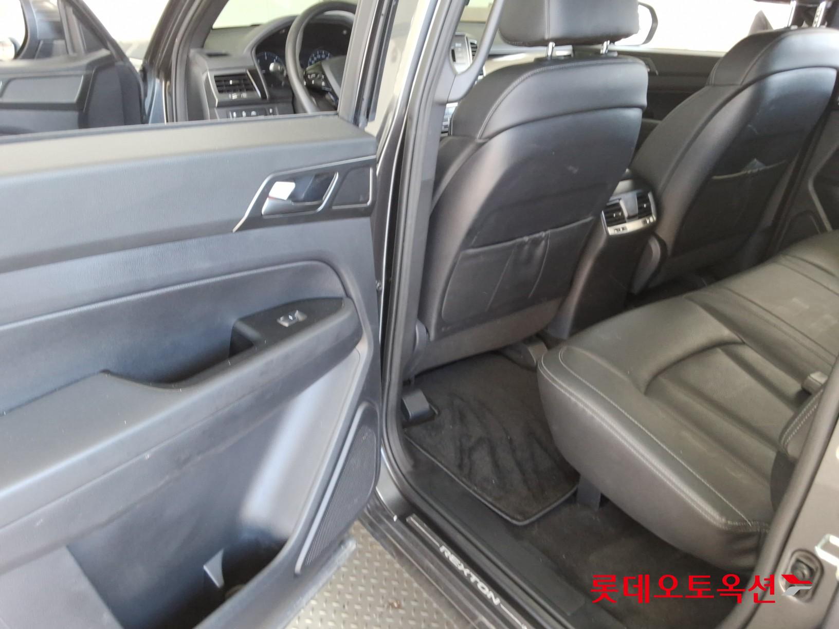 2022 - ssangyong rexton