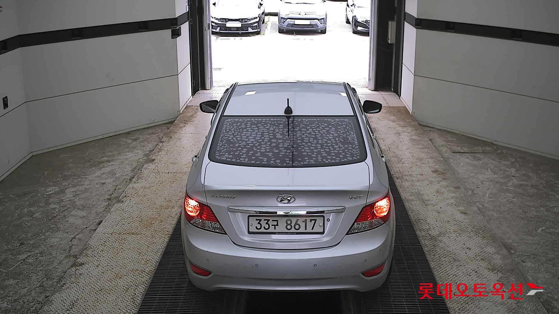 2012 - hyundai accent