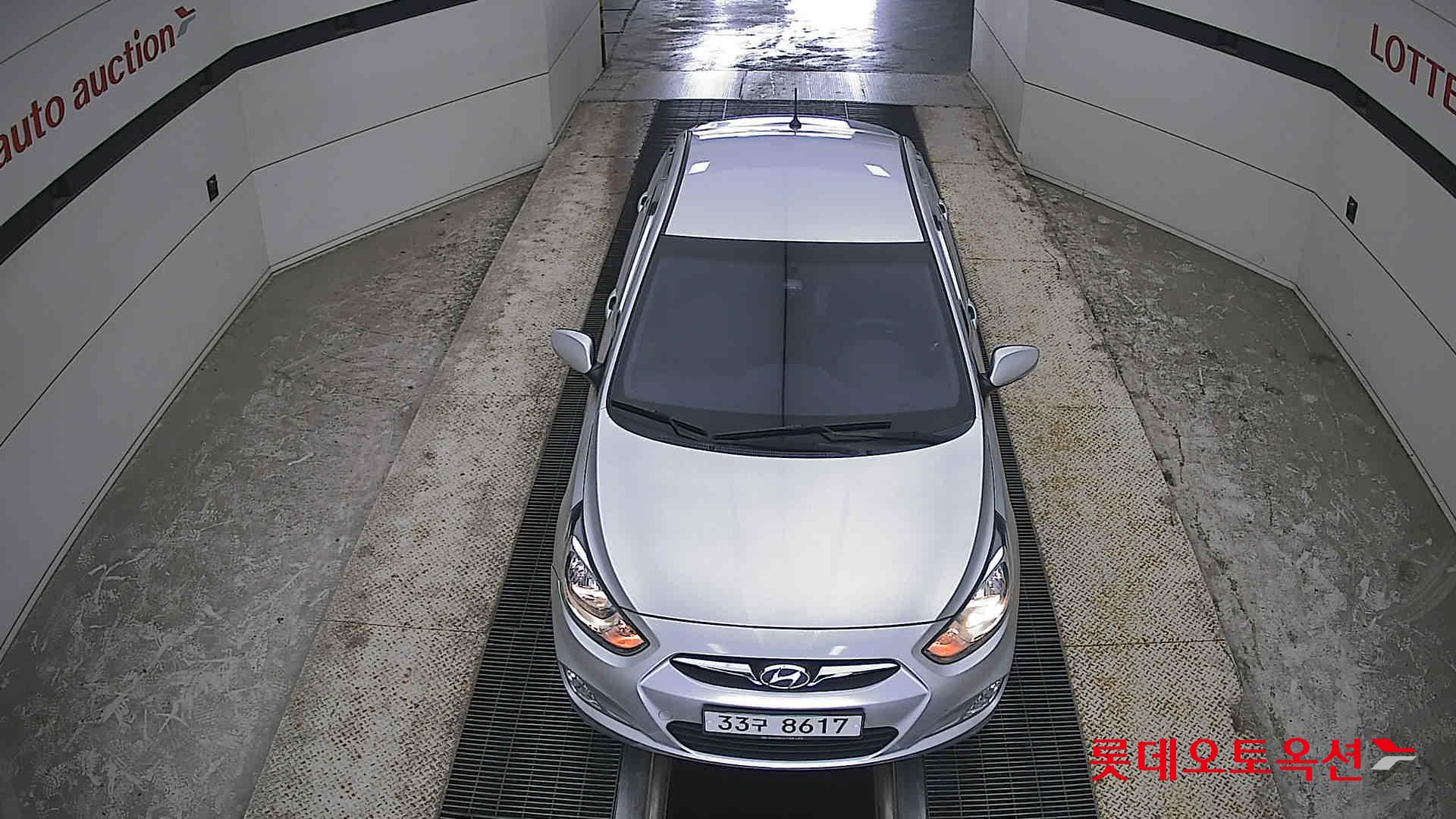 2012 - hyundai accent