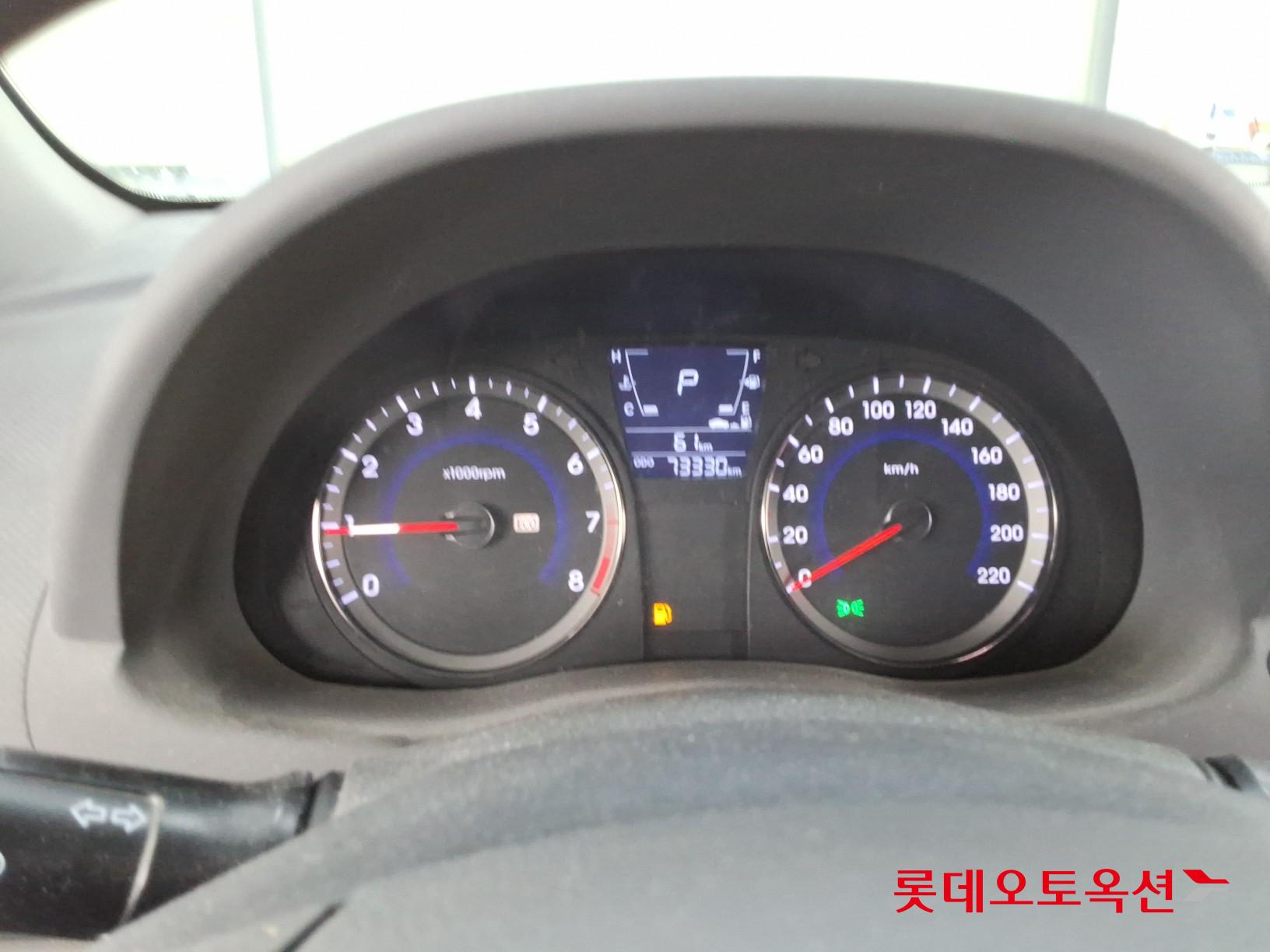 2012 - hyundai accent