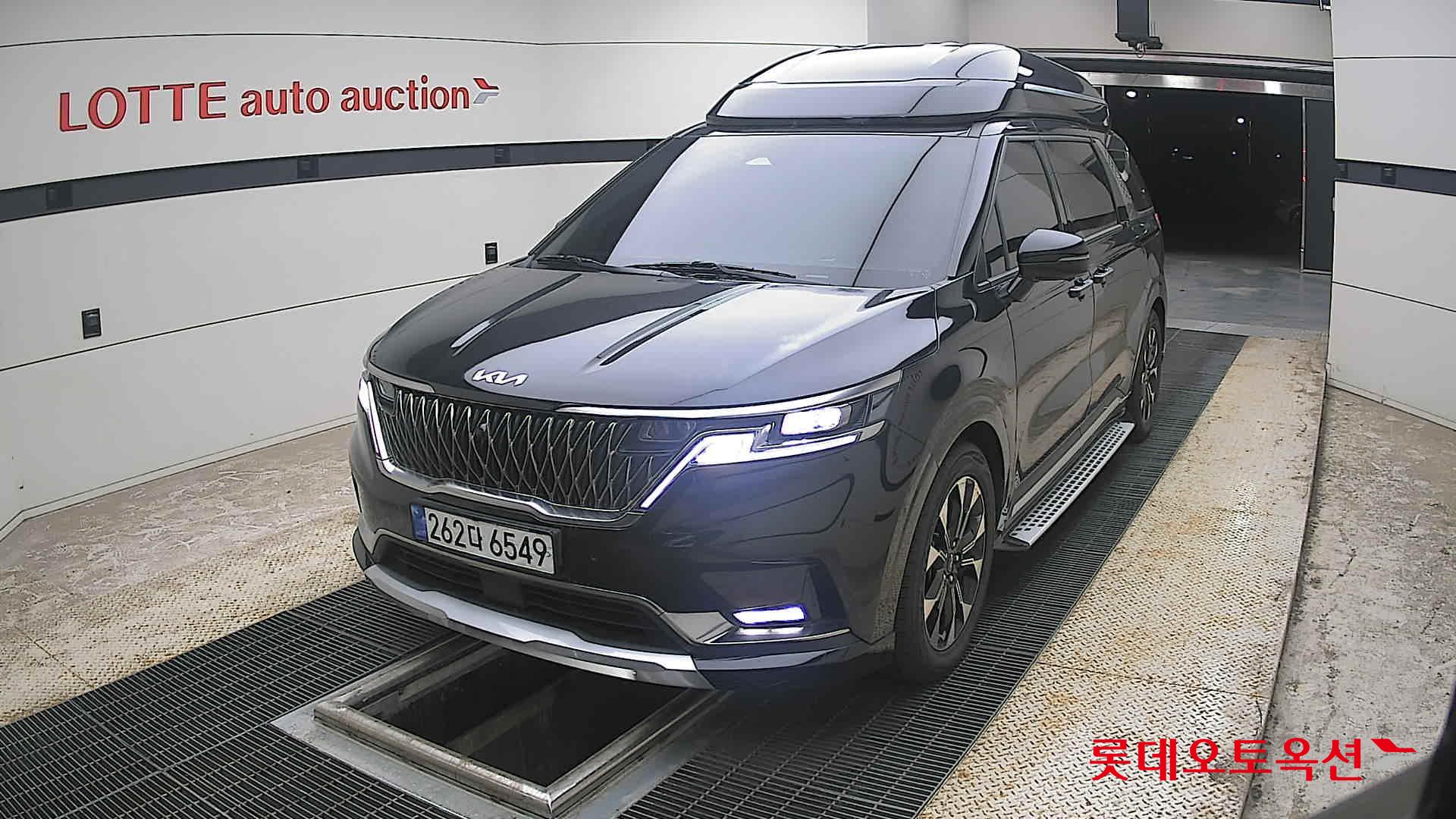 2022 - kia carnival