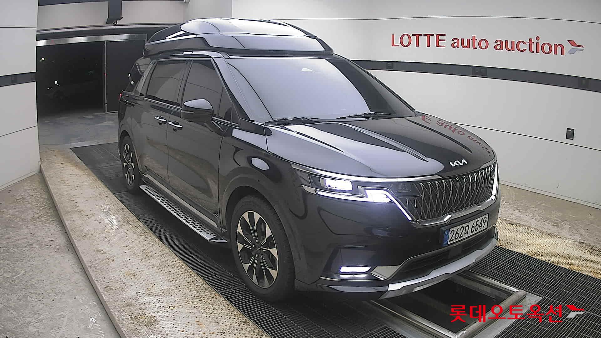 2022 - kia carnival