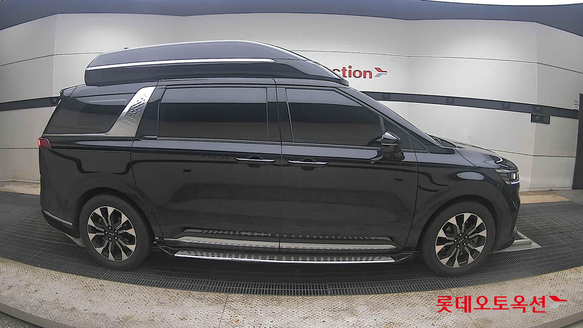 2022 - kia carnival