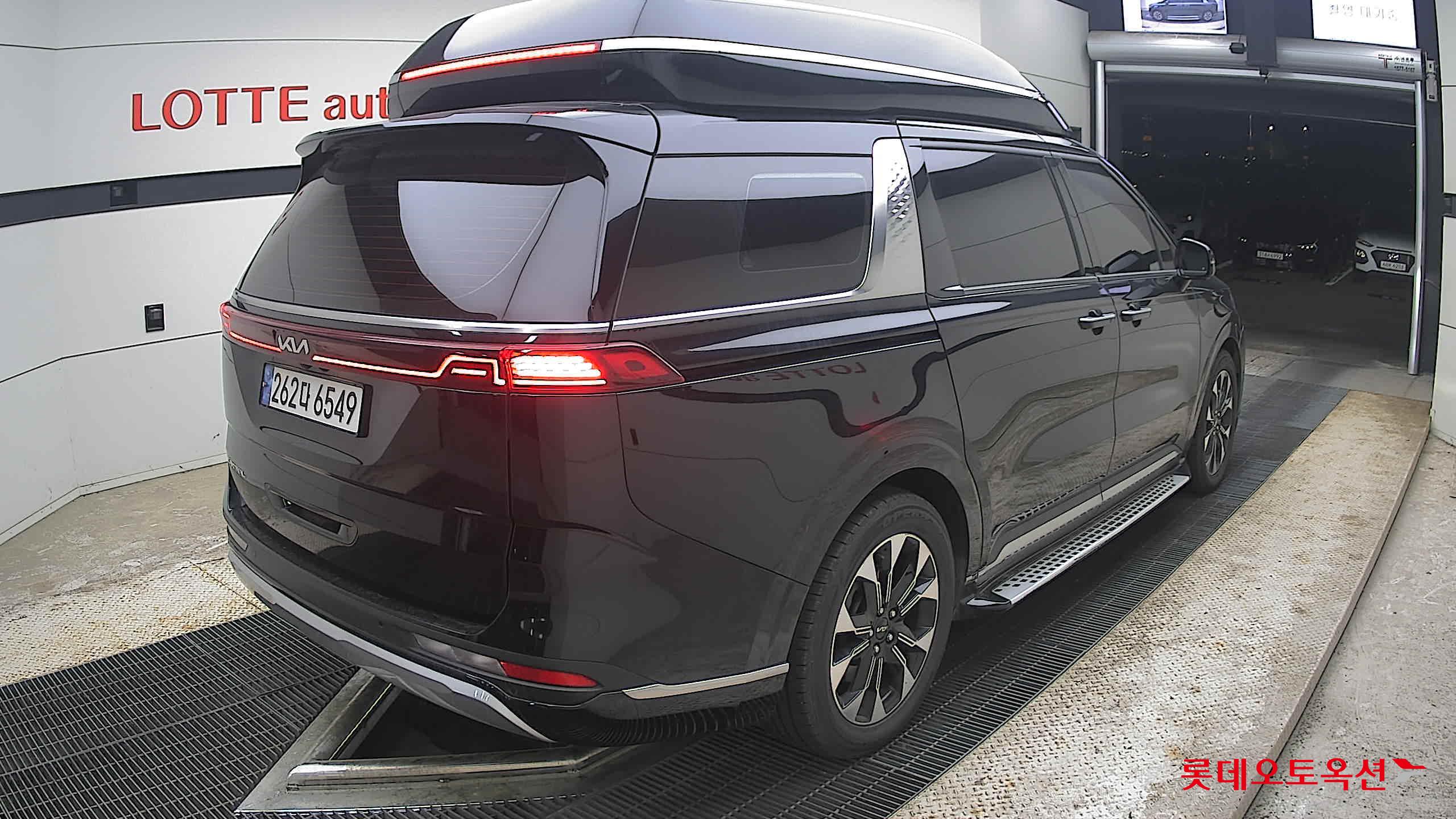 2022 - kia carnival