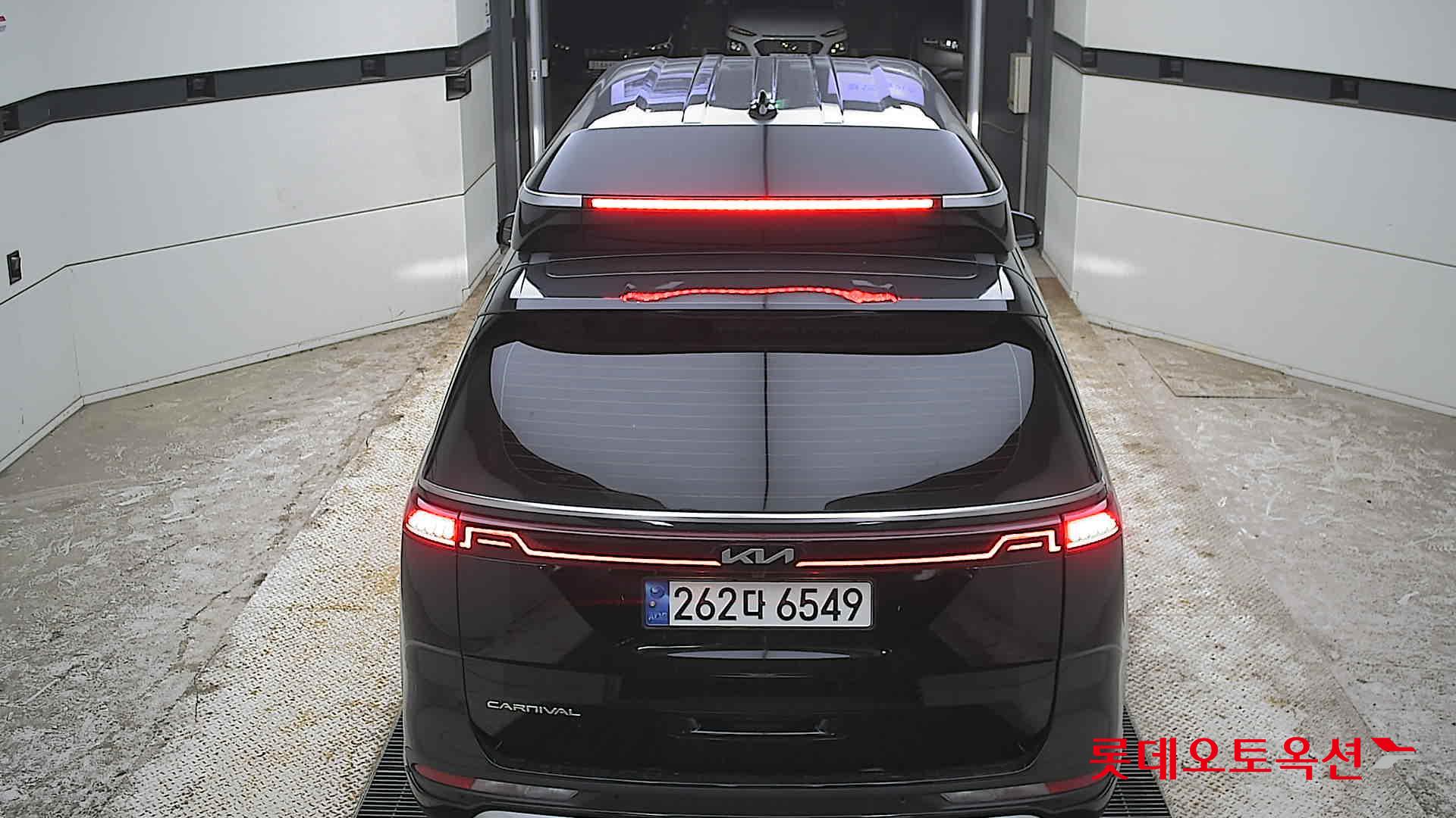 2022 - kia carnival