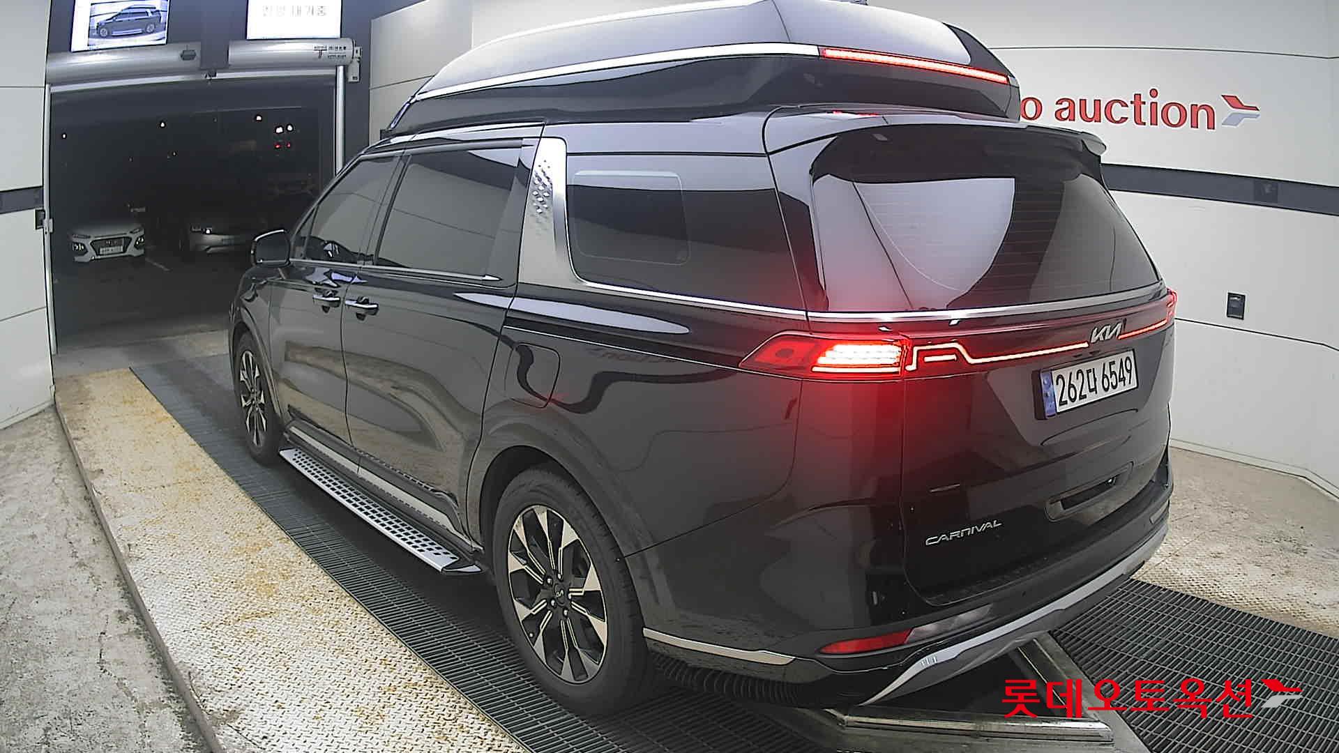 2022 - kia carnival