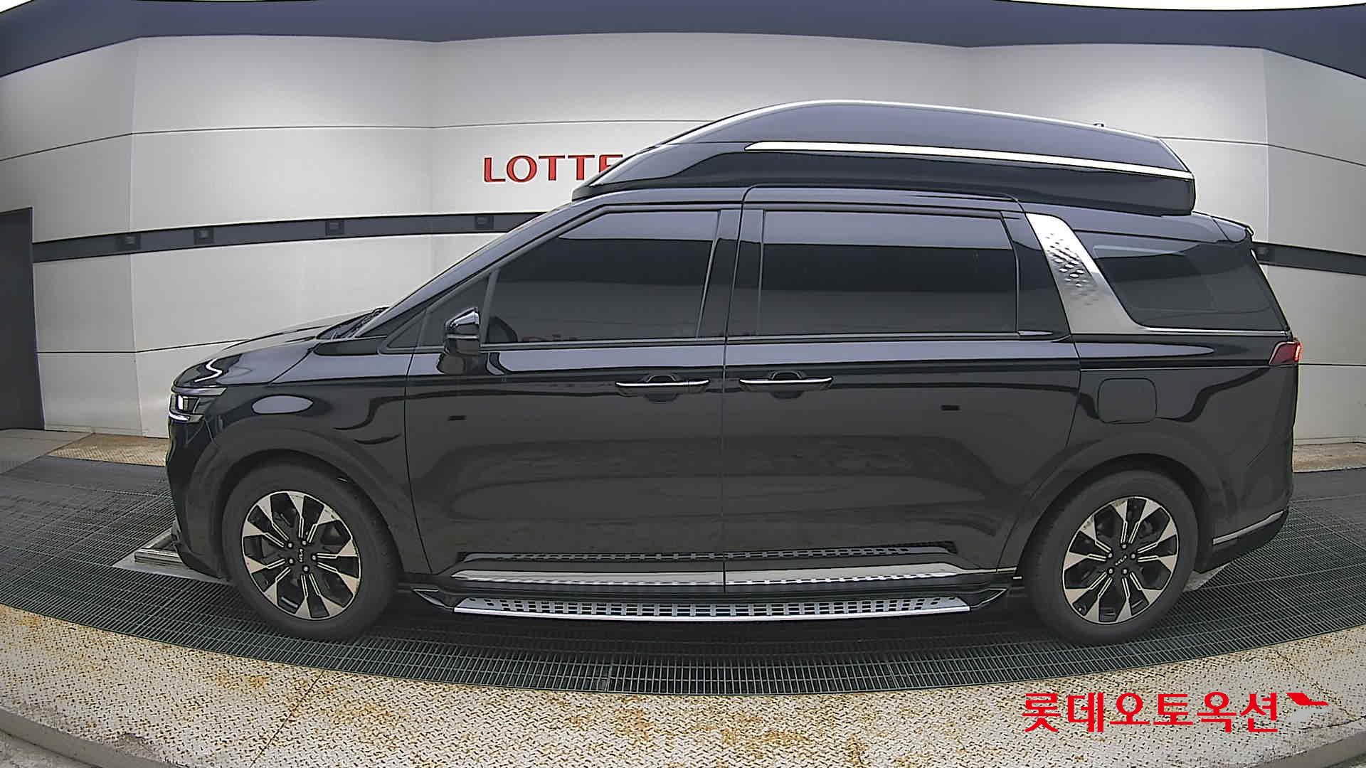 2022 - kia carnival