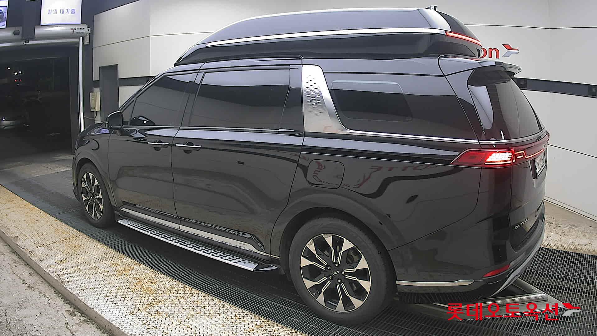 2022 - kia carnival
