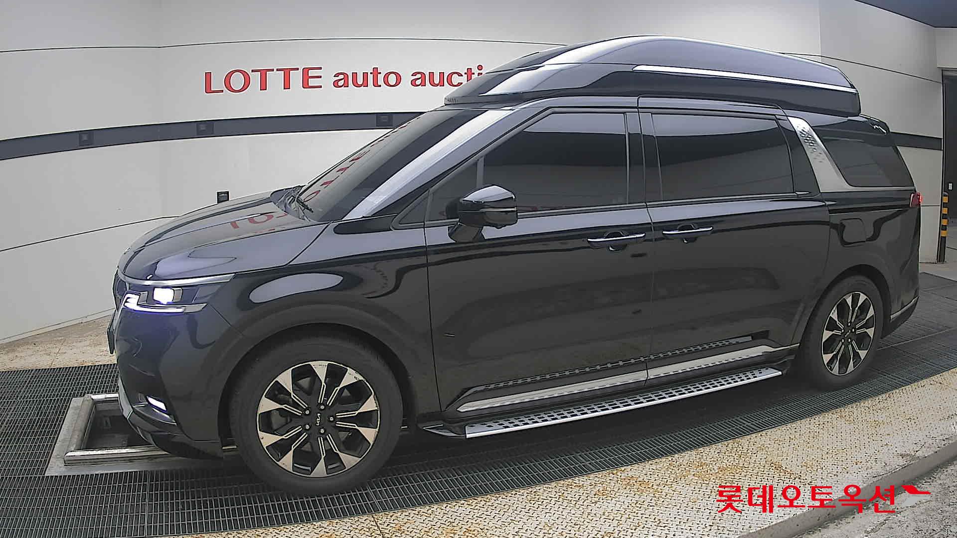 2022 - kia carnival