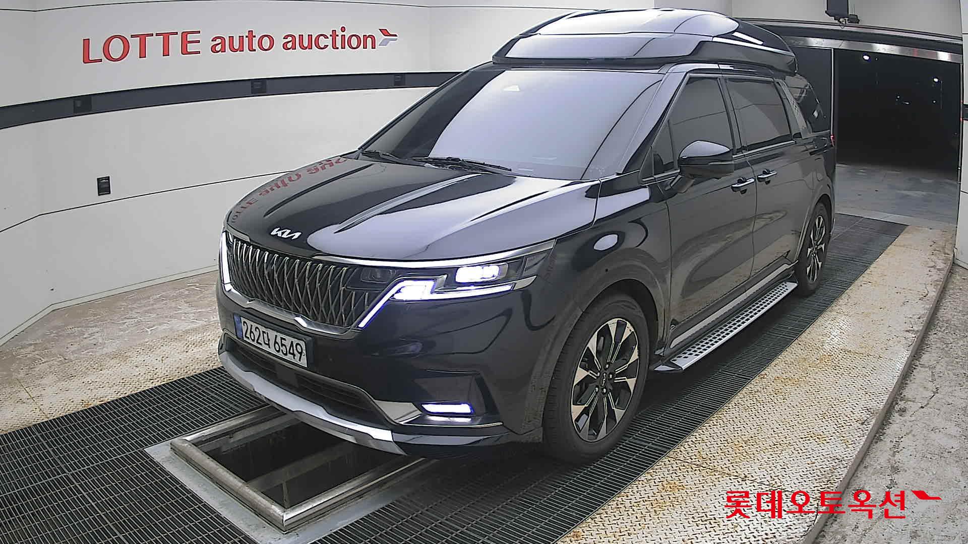 2022 - kia carnival