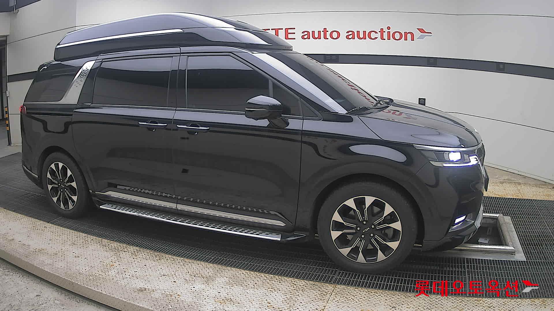 2022 - kia carnival