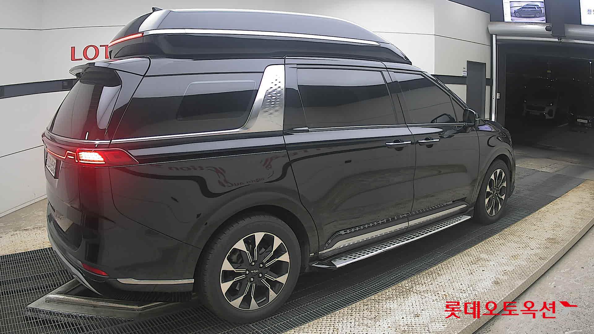 2022 - kia carnival