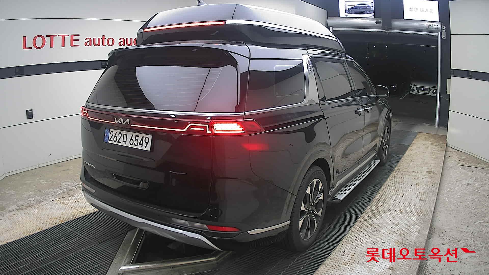 2022 - kia carnival