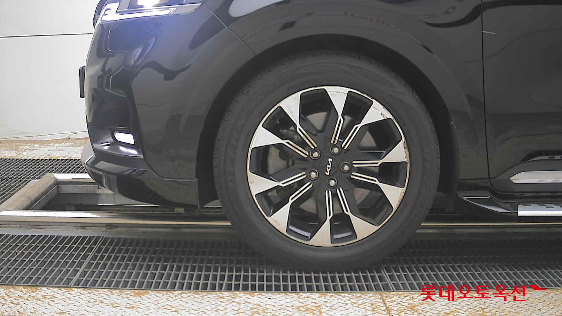 2022 - kia carnival