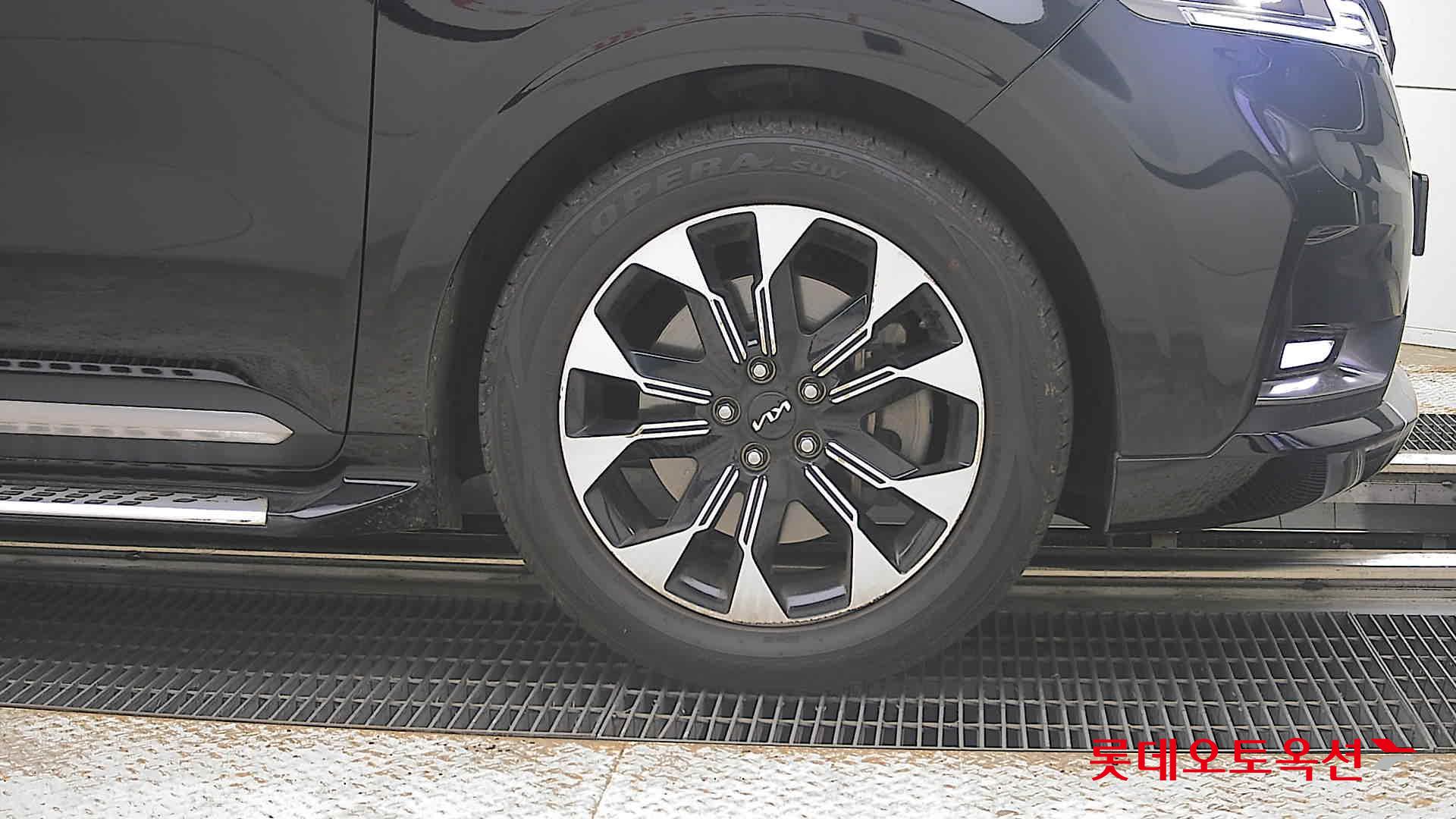 2022 - kia carnival