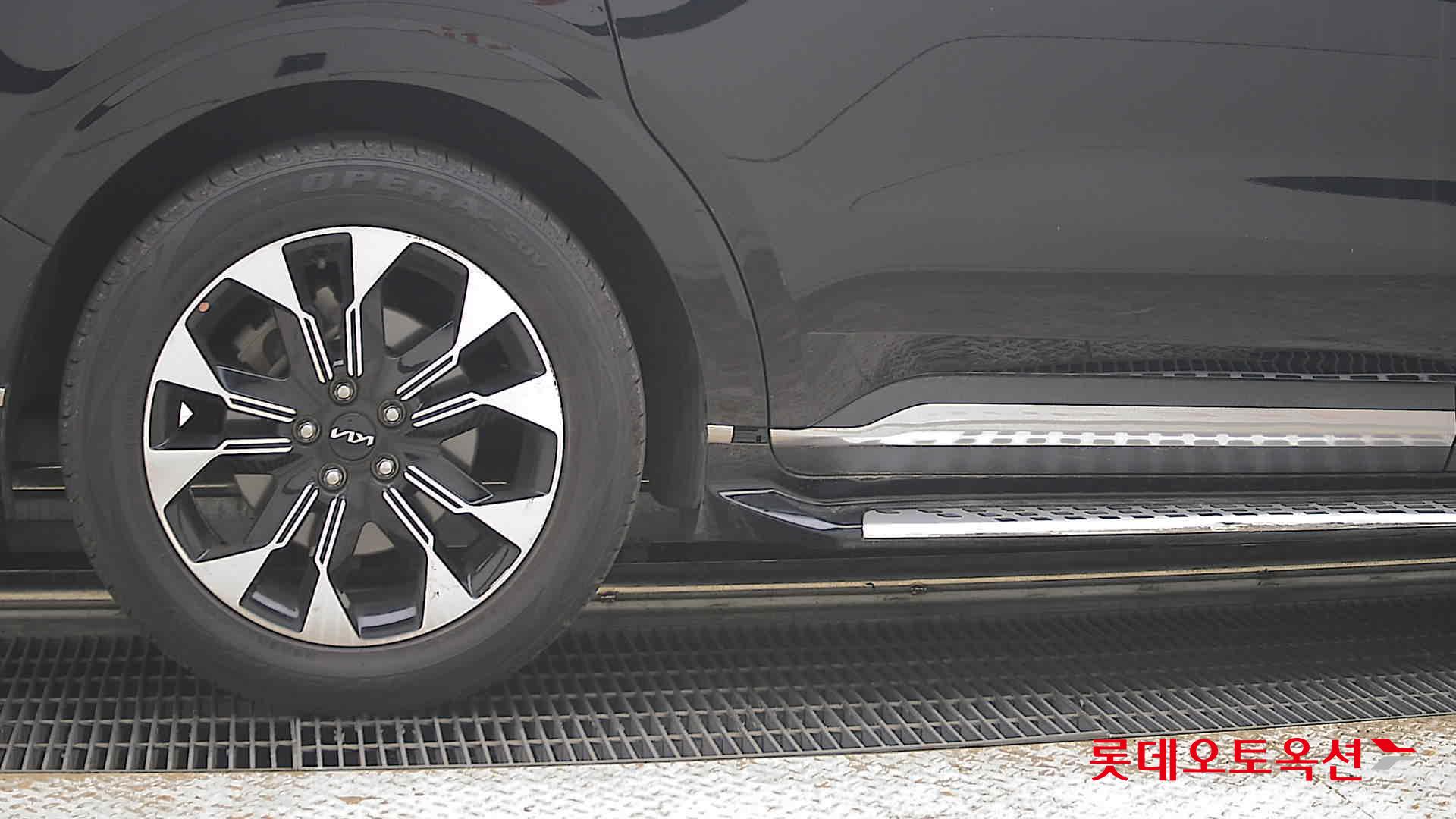 2022 - kia carnival