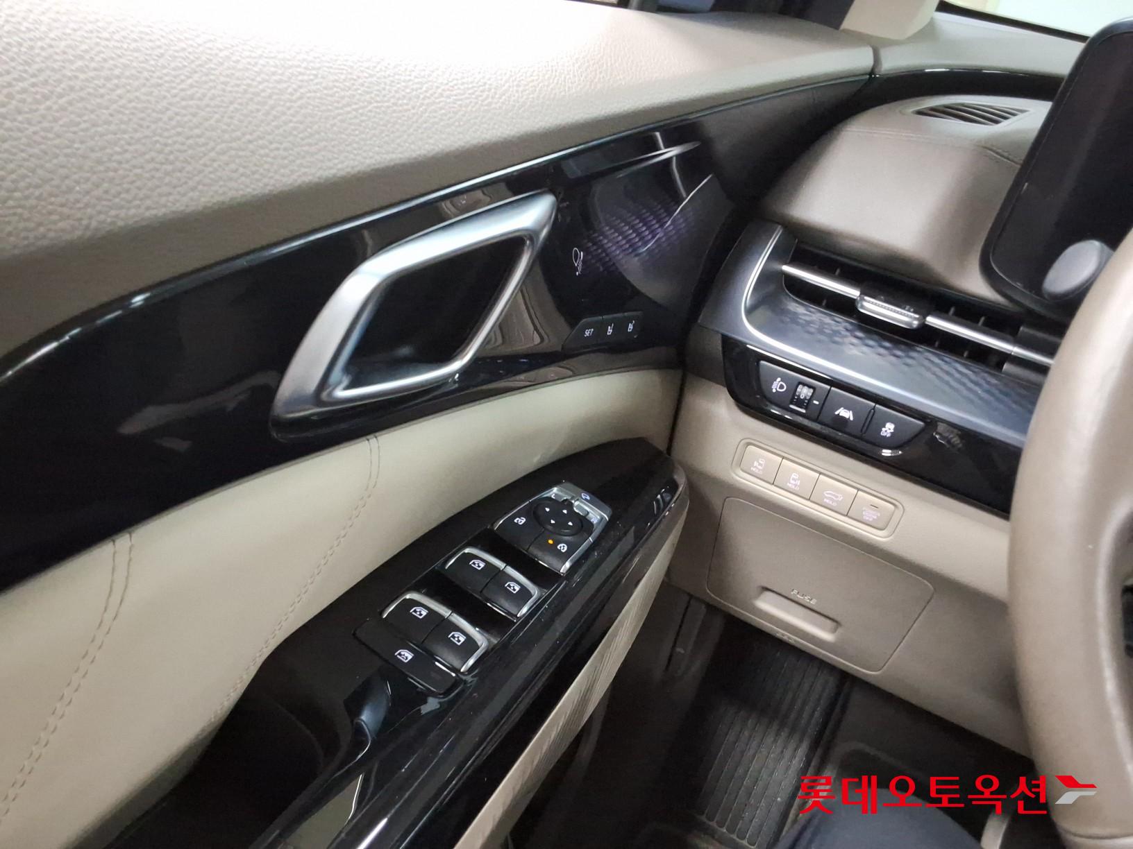 2022 - kia carnival