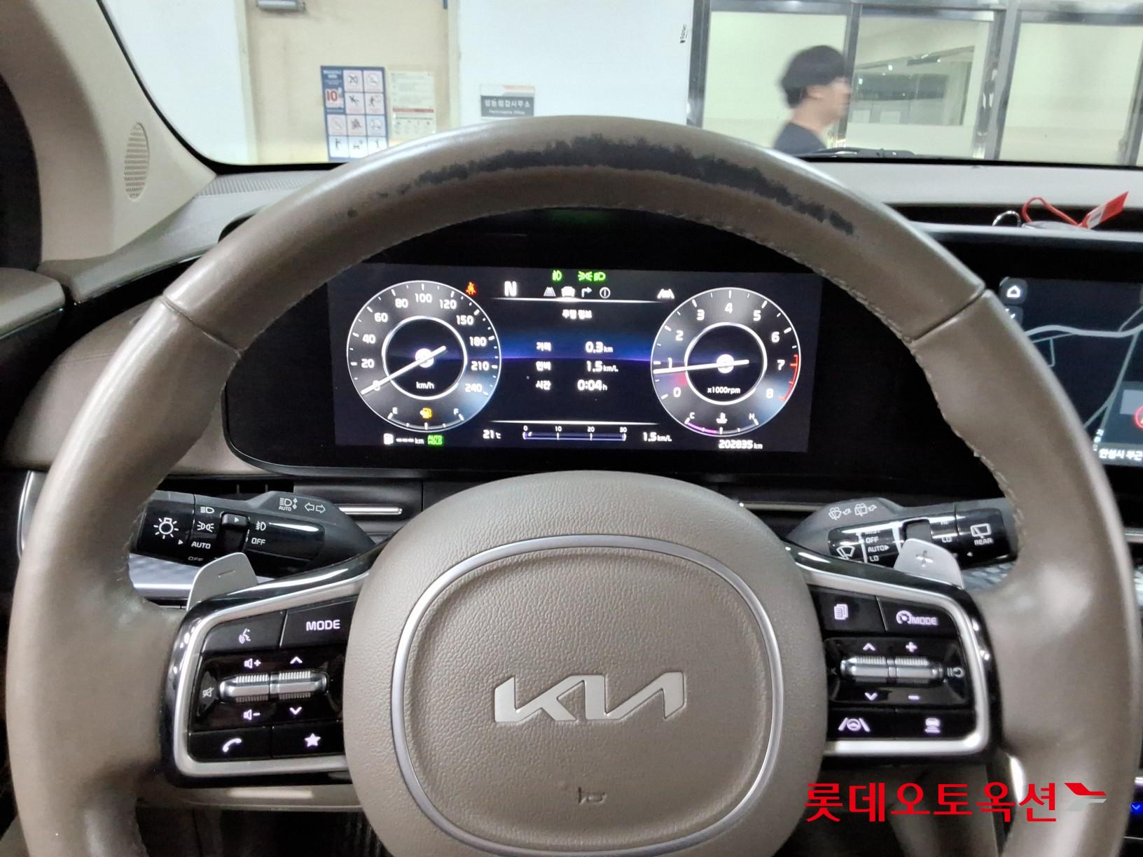 2022 - kia carnival