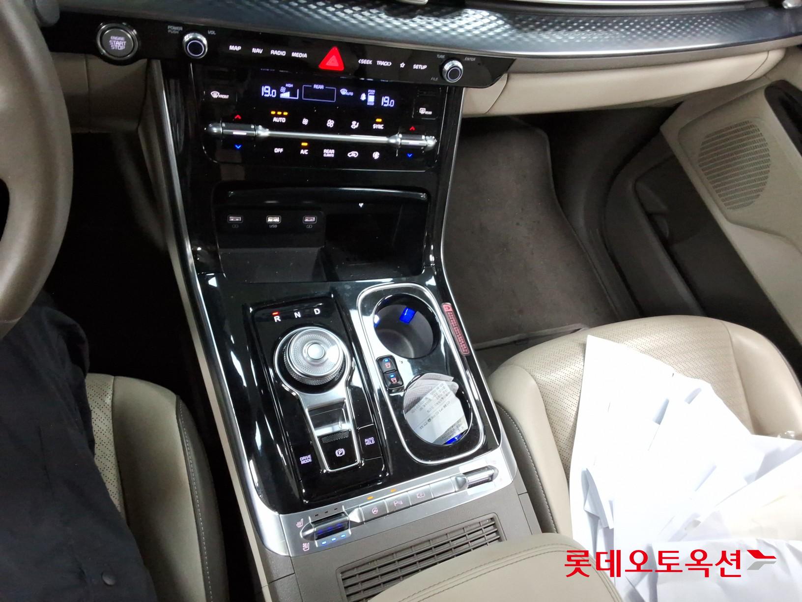 2022 - kia carnival