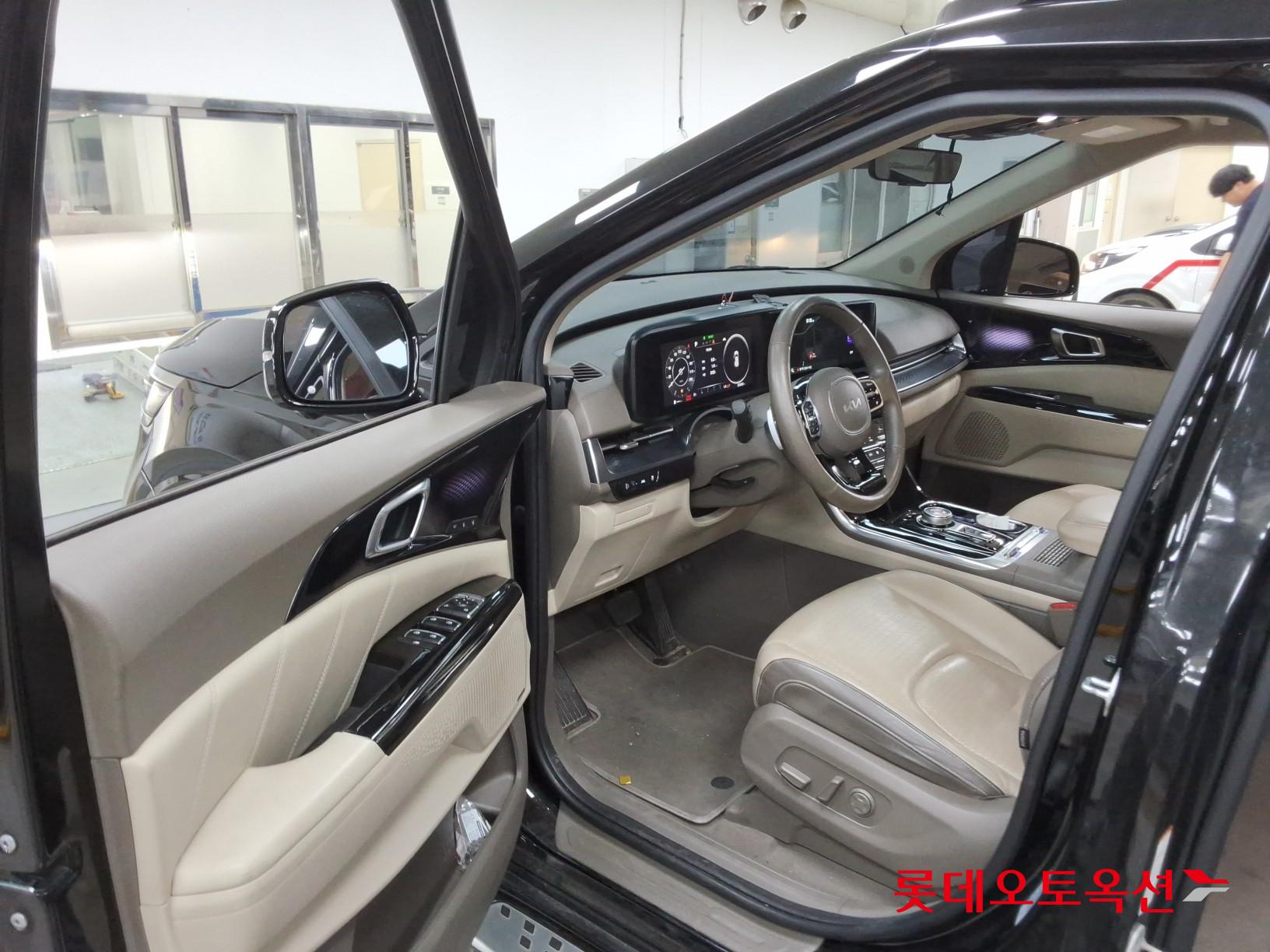 2022 - kia carnival