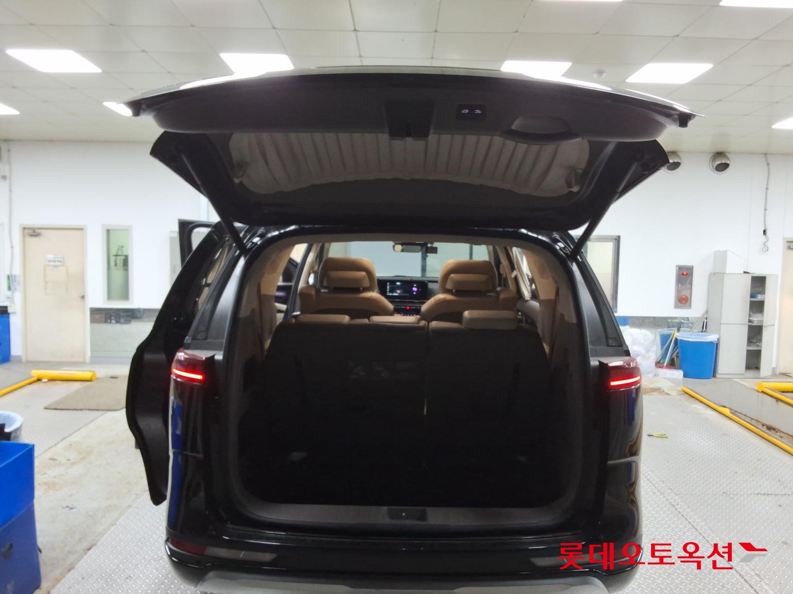 2022 - kia carnival