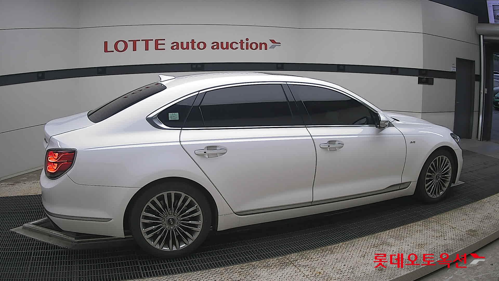 2019 - kia k9