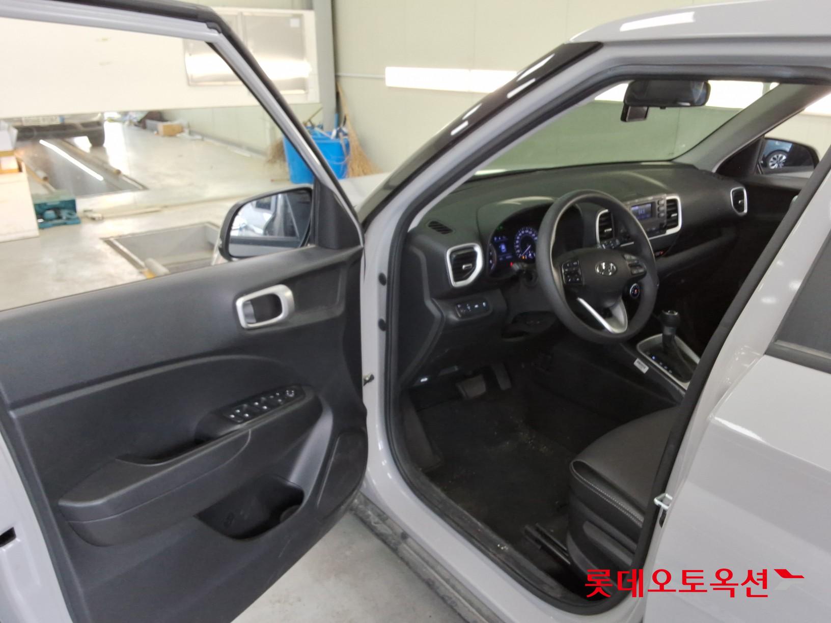 2022 - hyundai venue