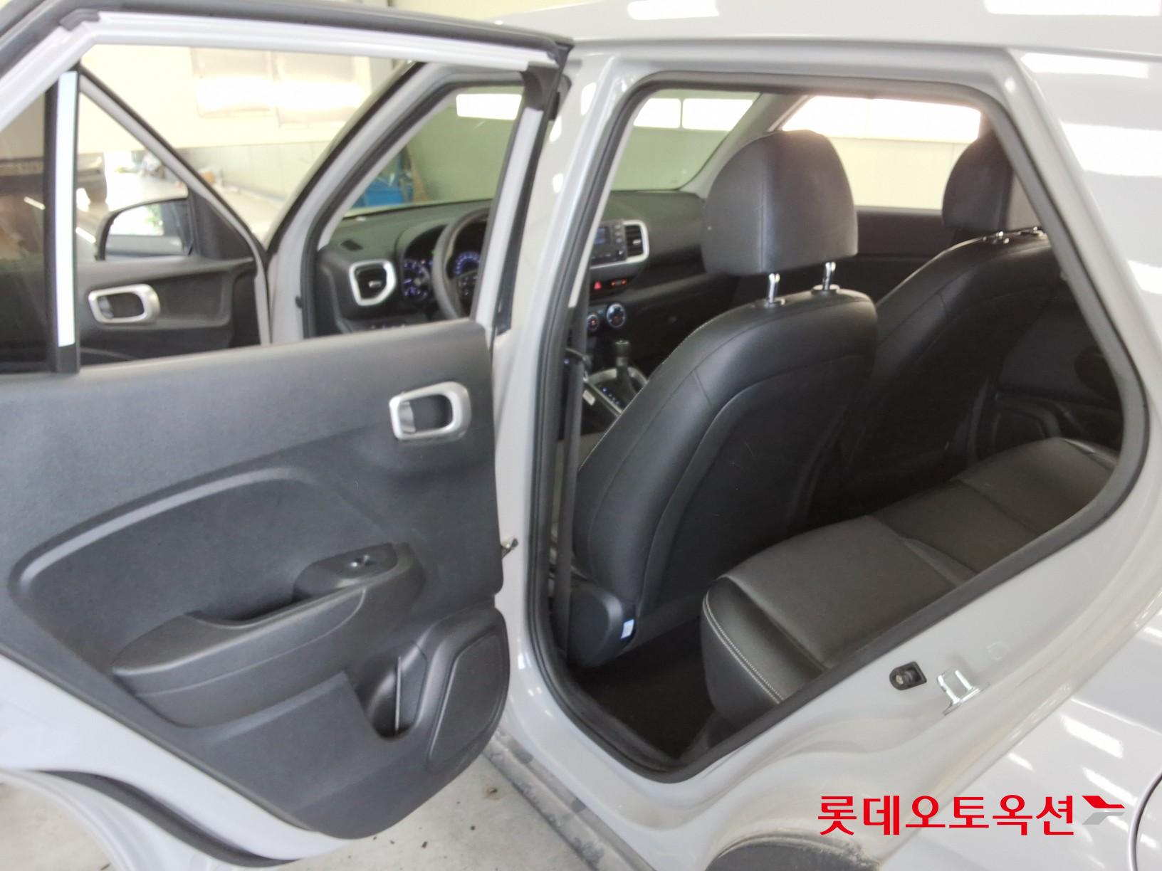 2022 - hyundai venue