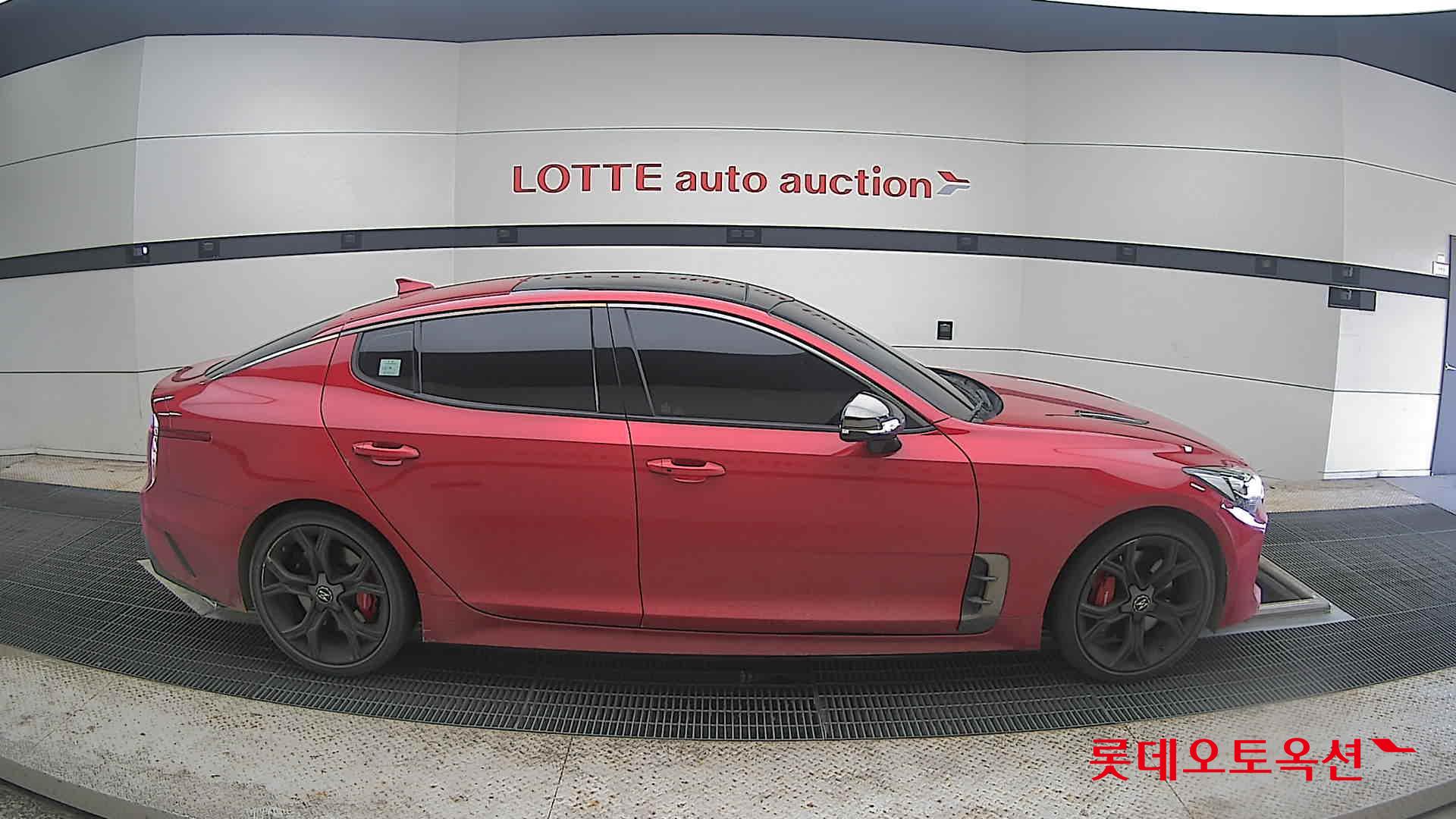 2019 - kia stinger