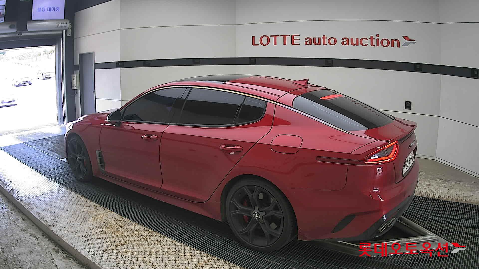 2019 - kia stinger