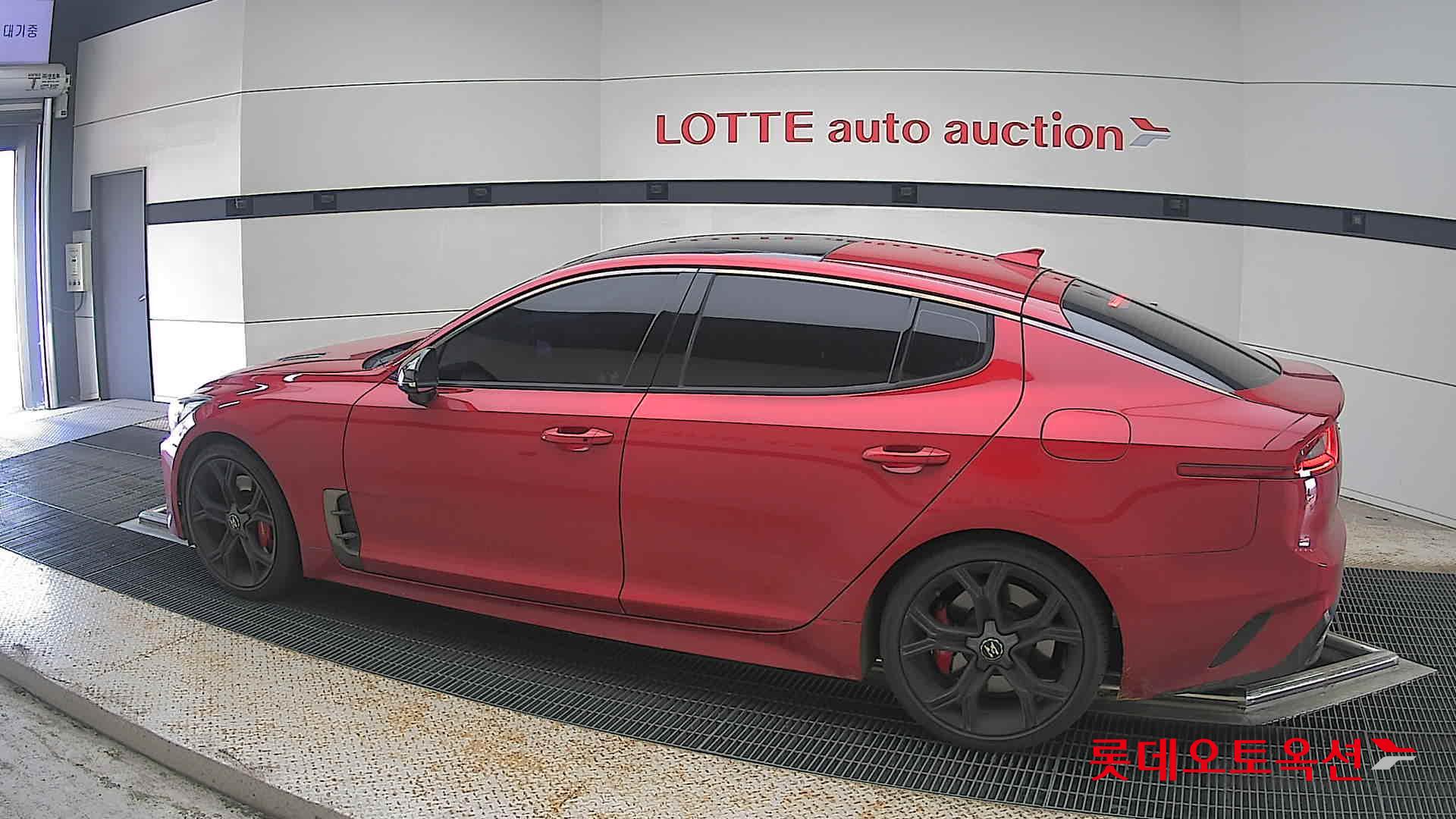 2019 - kia stinger
