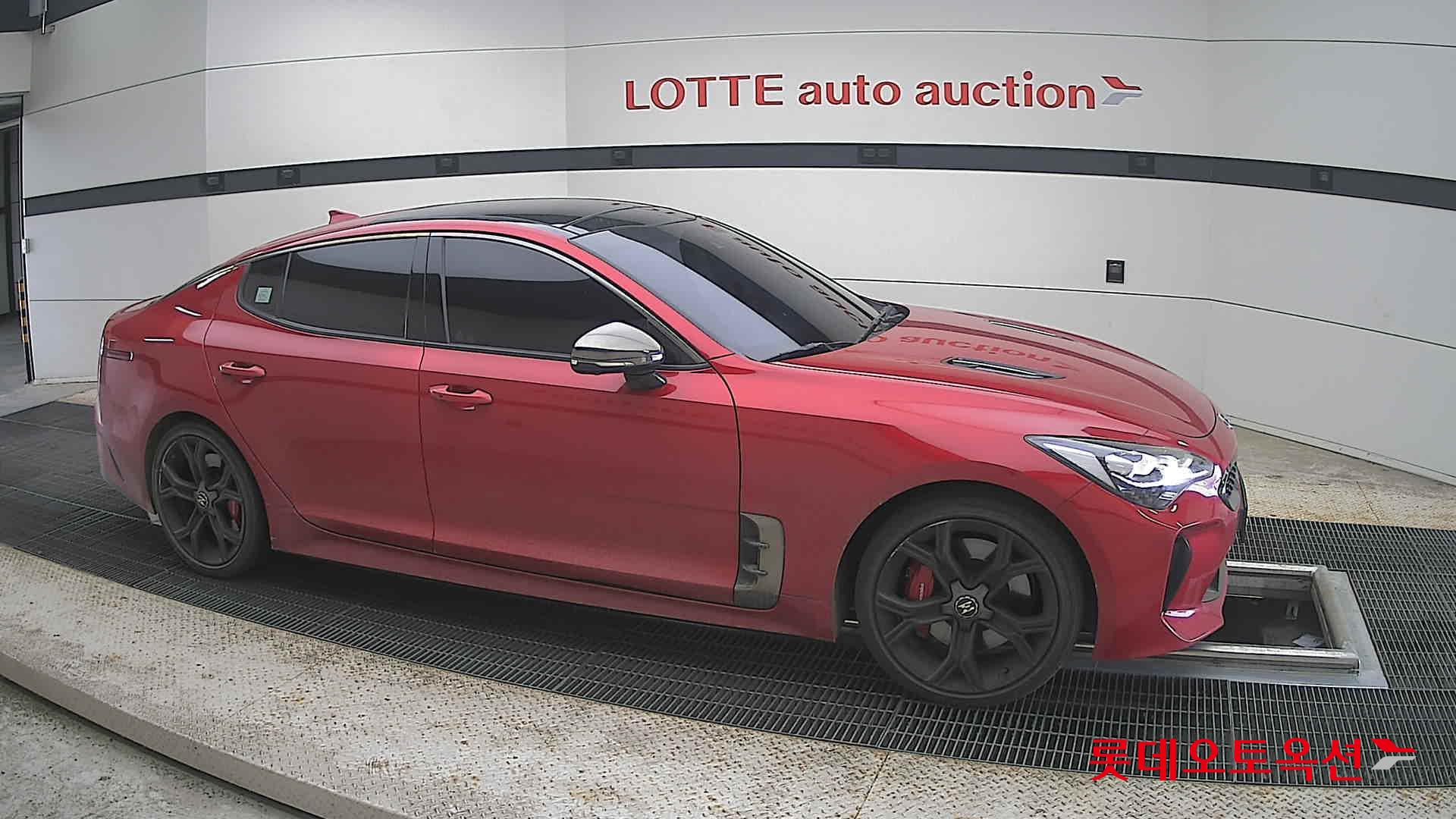 2019 - kia stinger