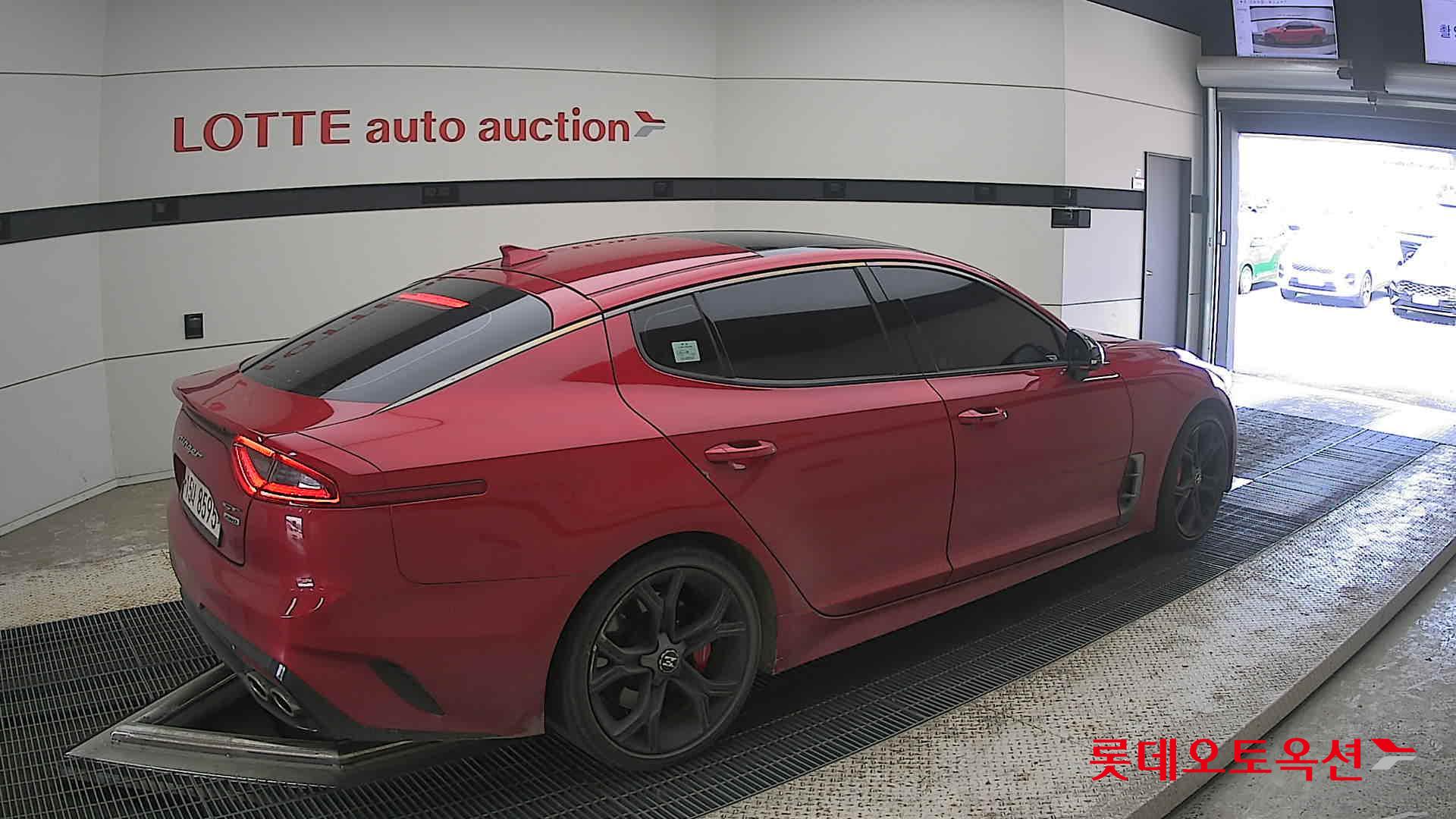 2019 - kia stinger