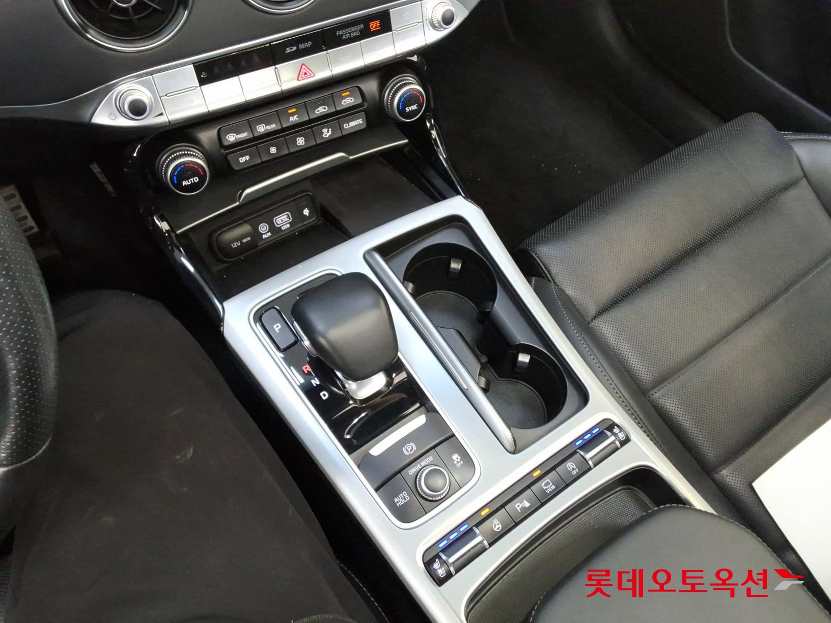 2019 - kia stinger