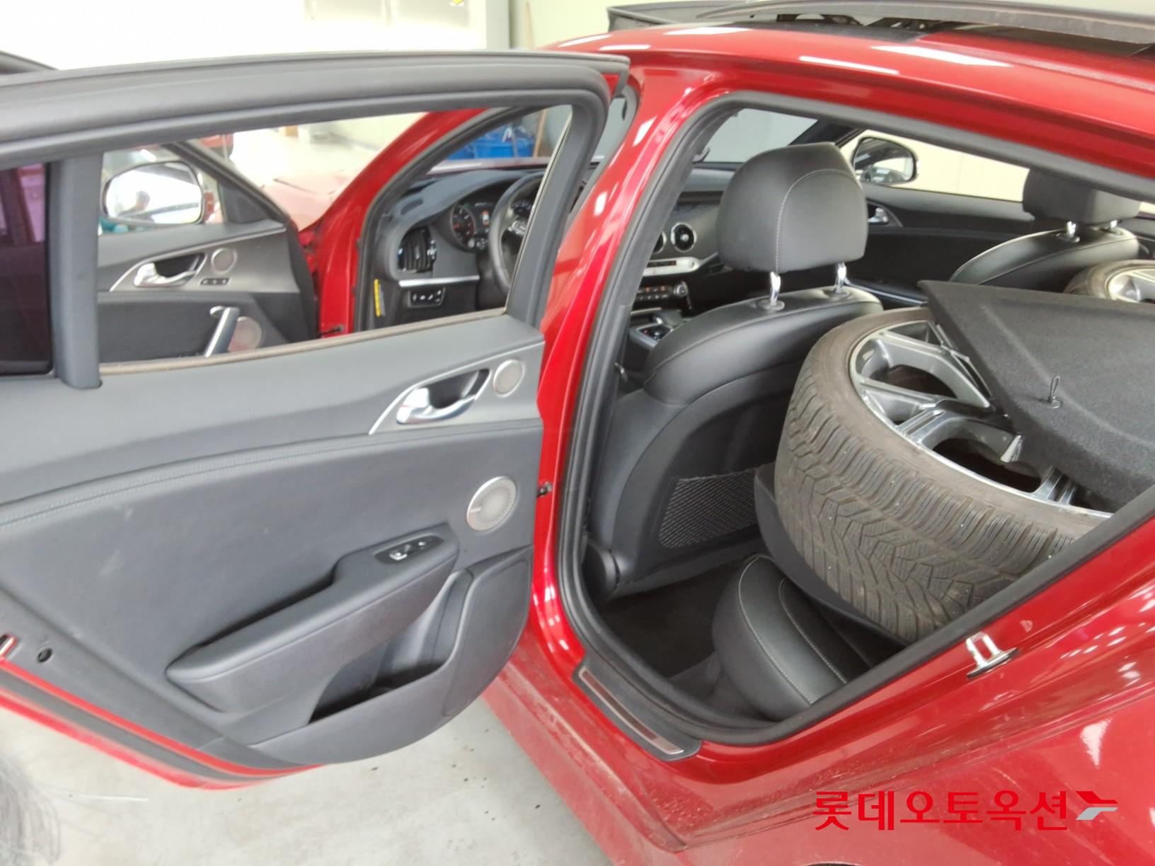 2019 - kia stinger