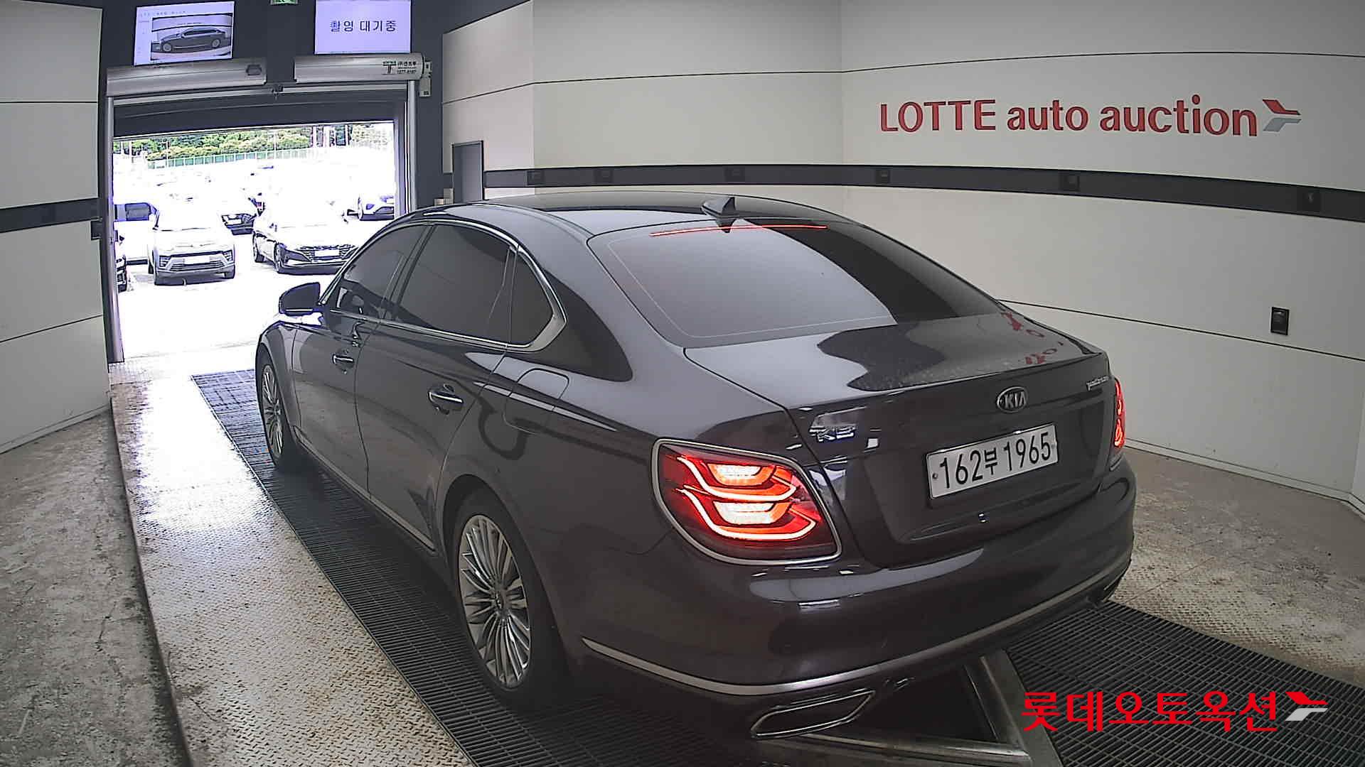 2019 - kia k9
