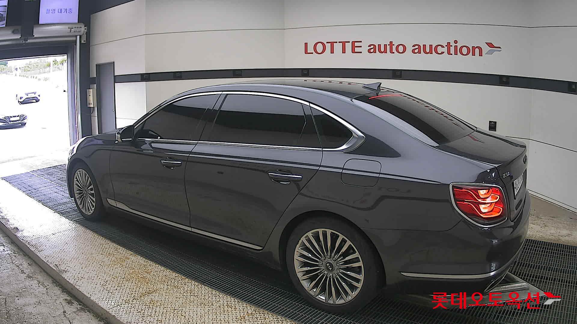 2019 - kia k9