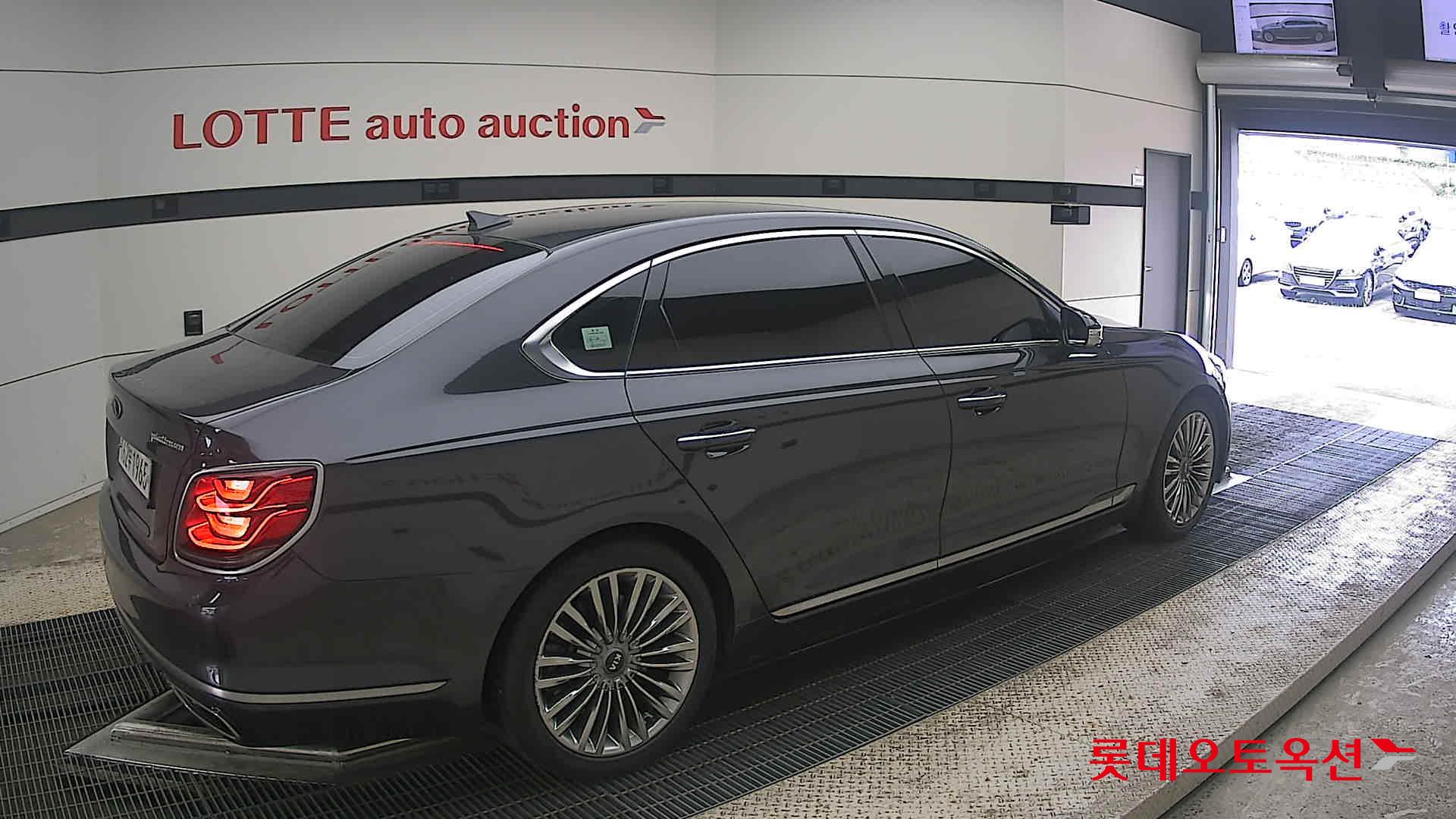 2019 - kia k9