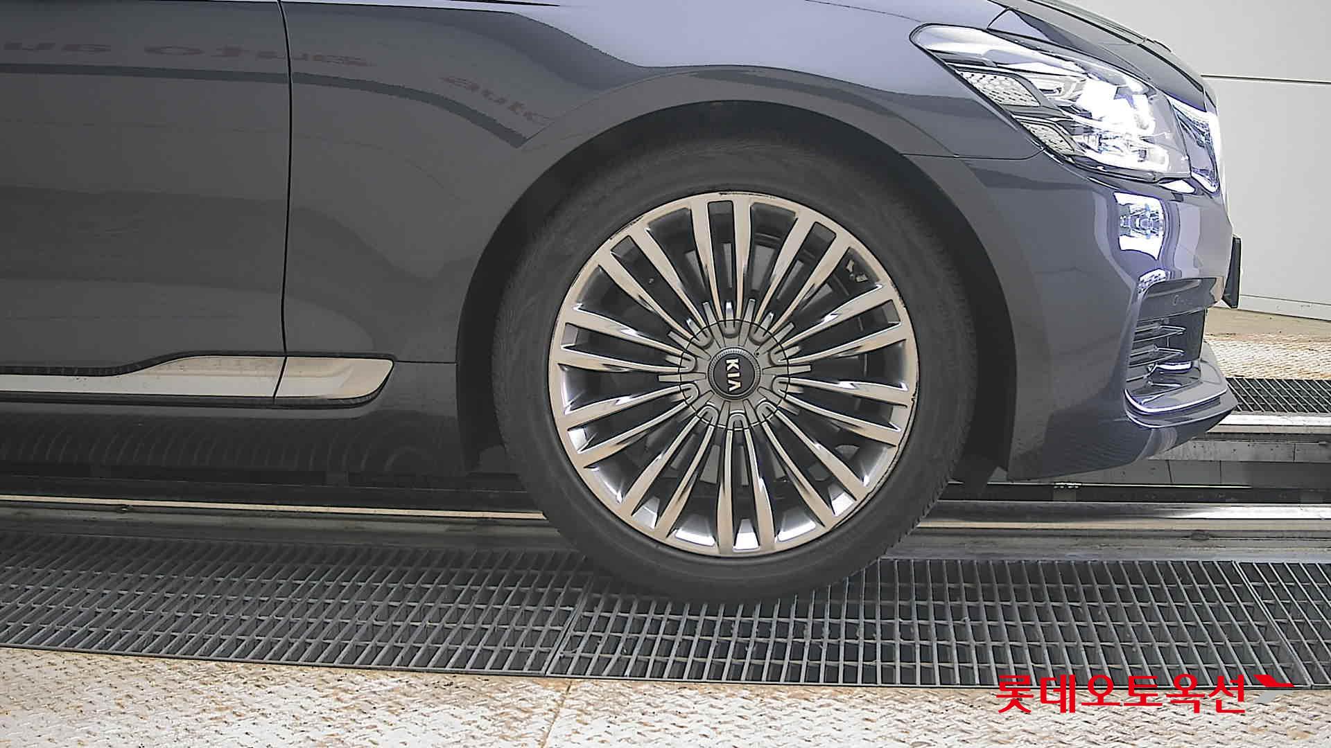 2019 - kia k9