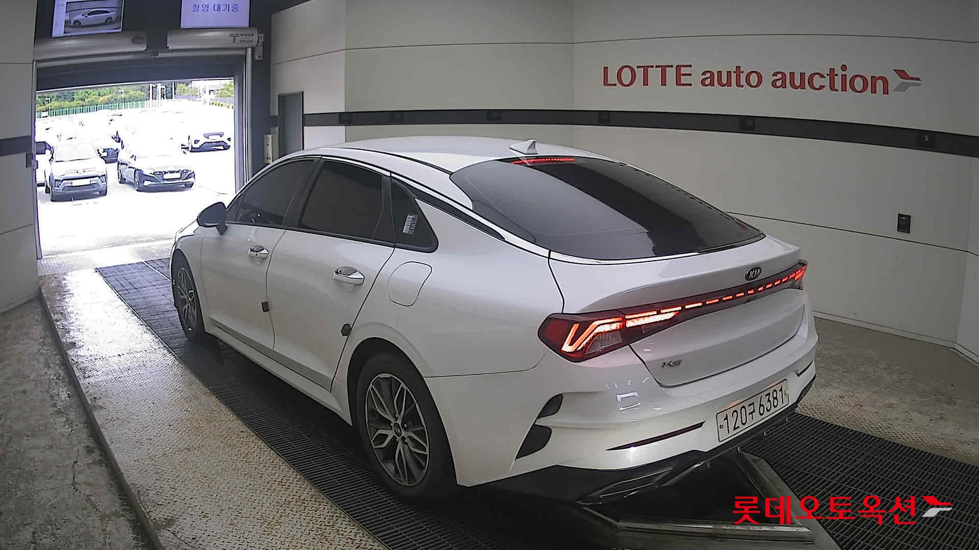 2021 - kia k5