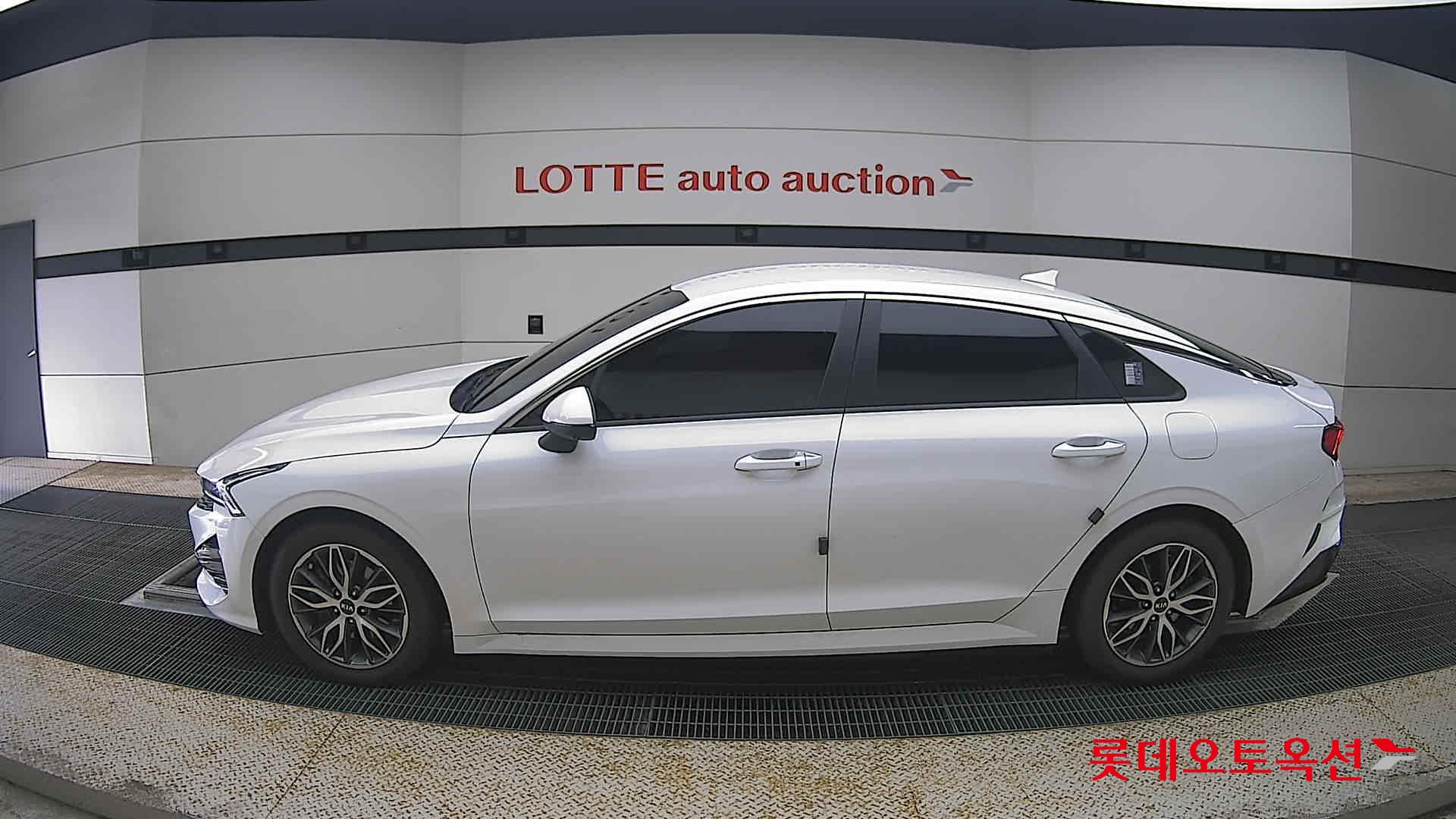2021 - kia k5